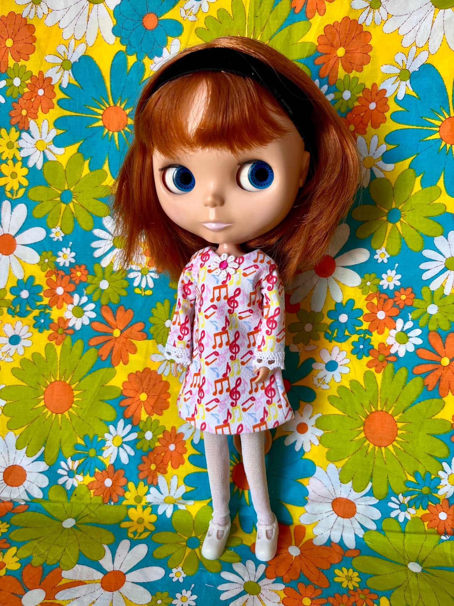 Cilla Mod Music Shift dress with sleeves