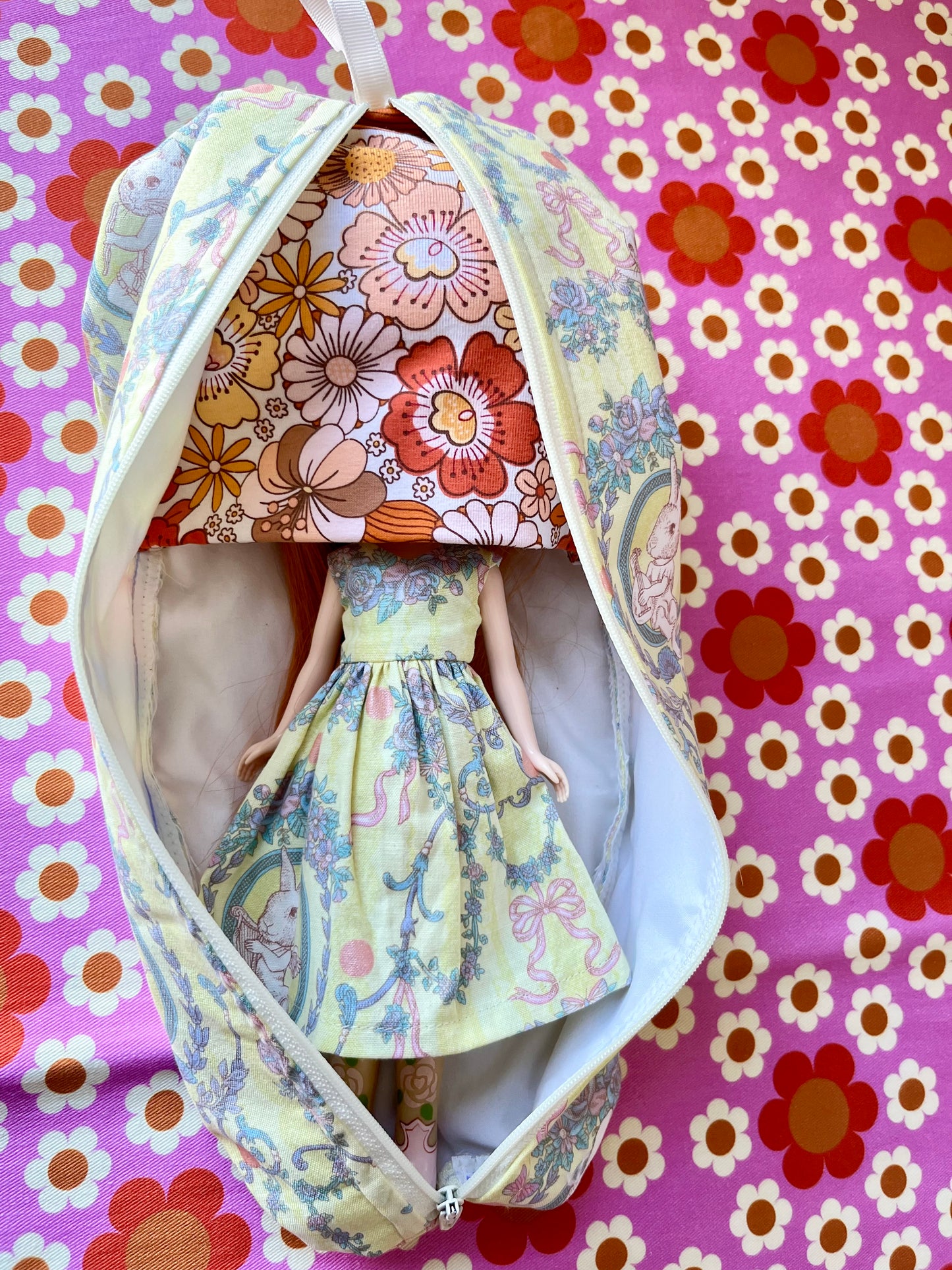 Joli Fleur Bunny & Matching Carry Case for Neo-Blythe size Doll