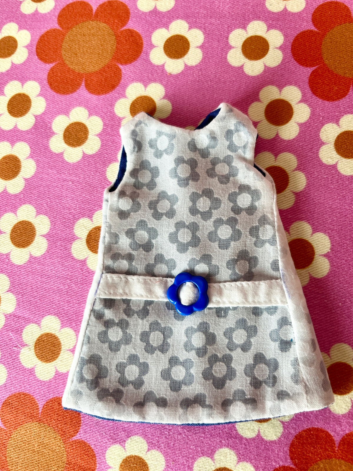 Blue Daisy Buckle Mod Cilla Shift dress
