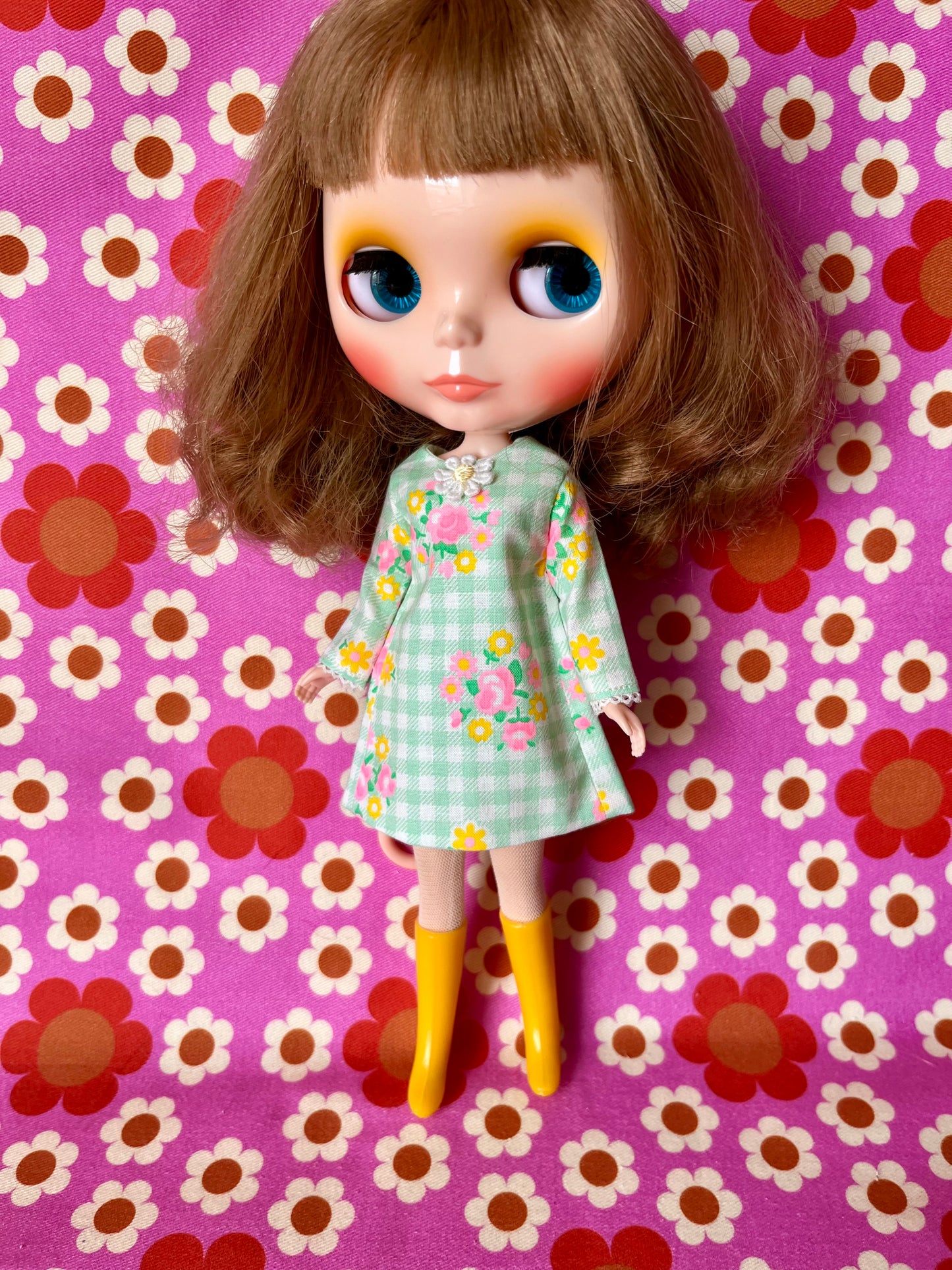 Green Neon Gingham Mod Shift dress with sleeves
