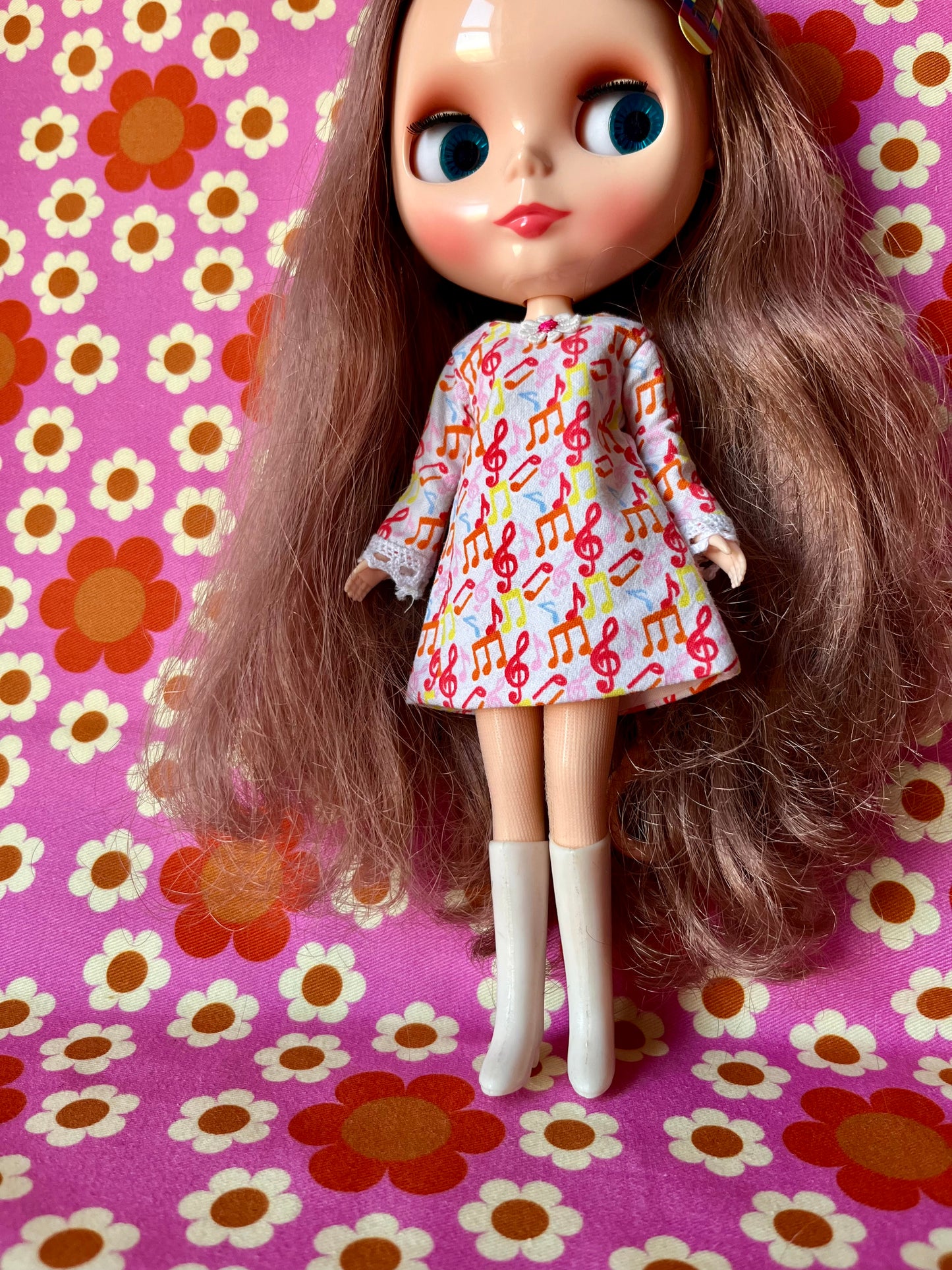 Cilla Mod Music Shift dress with sleeves