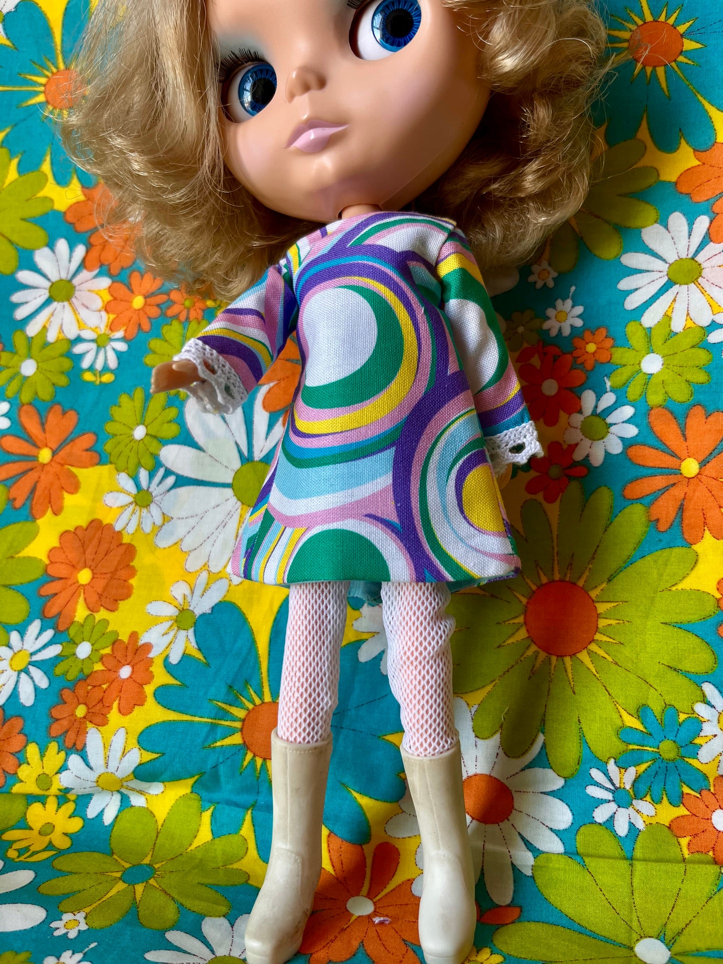 Cilla Mod Pucci Shift dress with sleeves