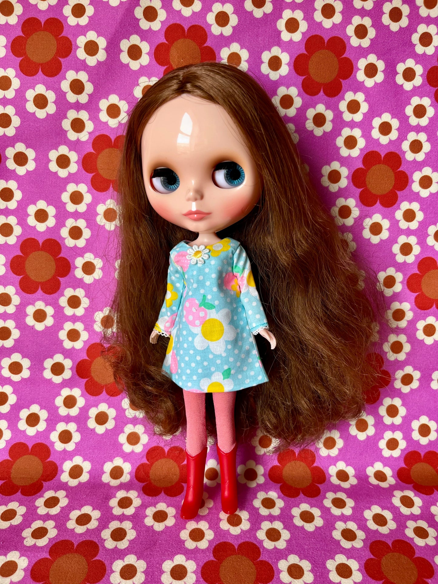 Blue Neon Daisy Mod Shift dress with sleeves
