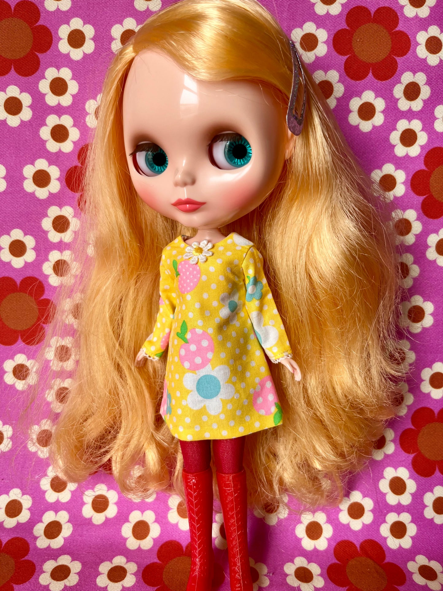 Yellow Neon Daisy Mod Shift dress with sleeves