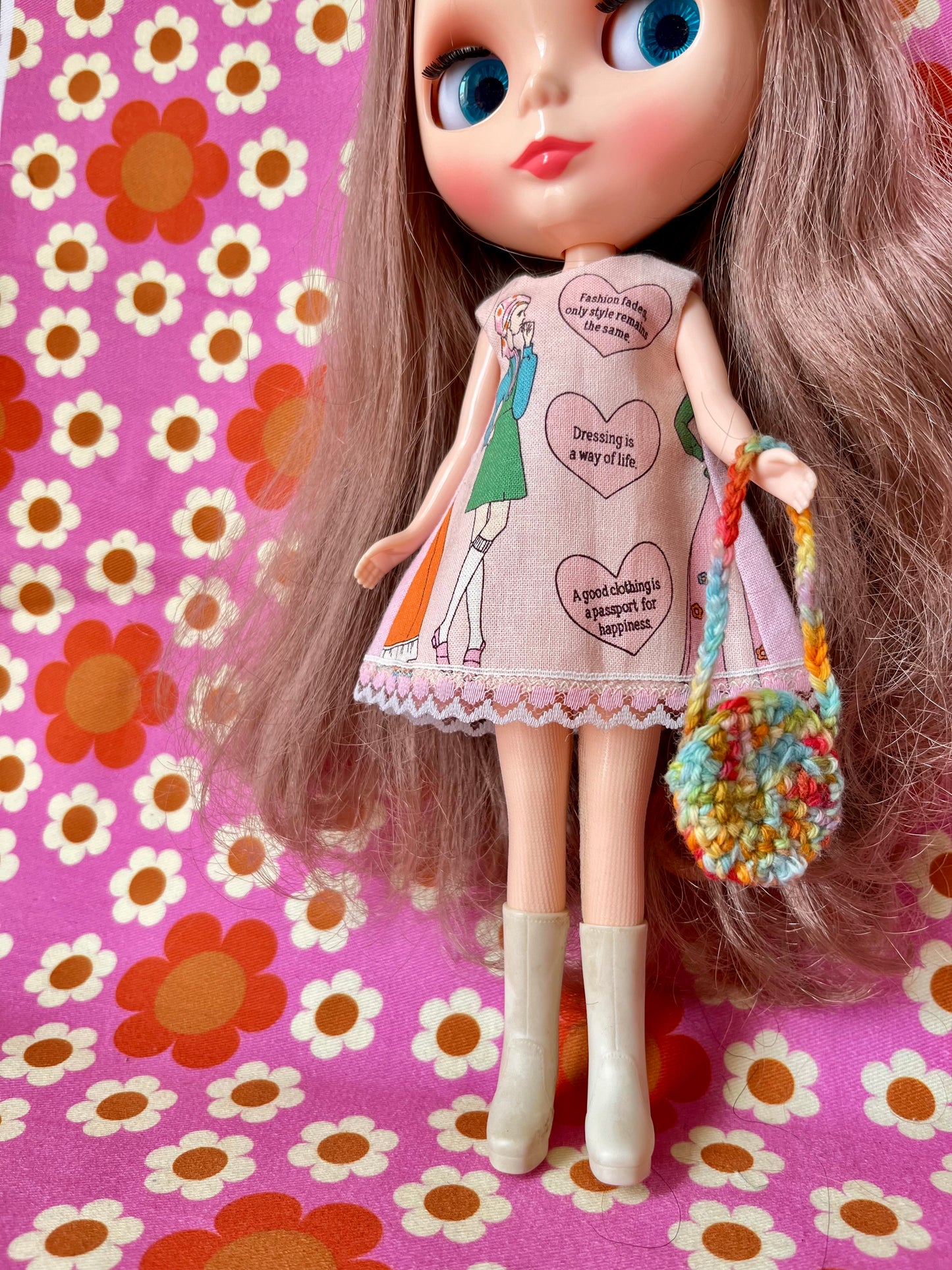 Fashion Print Shift Dress Vintage Illustrations & bag