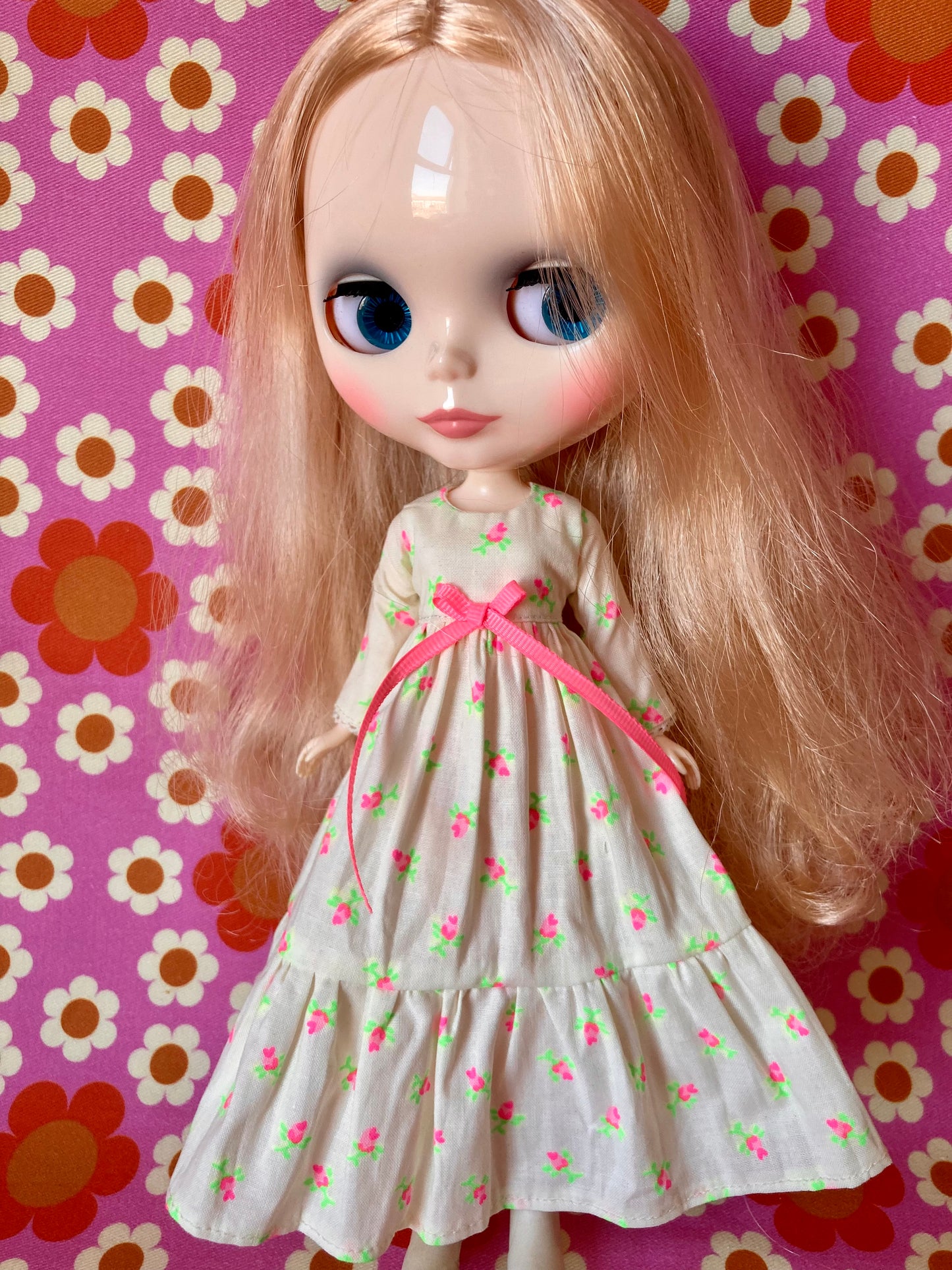 White Long Neon Rosebud Print Dress for Blythe Doll