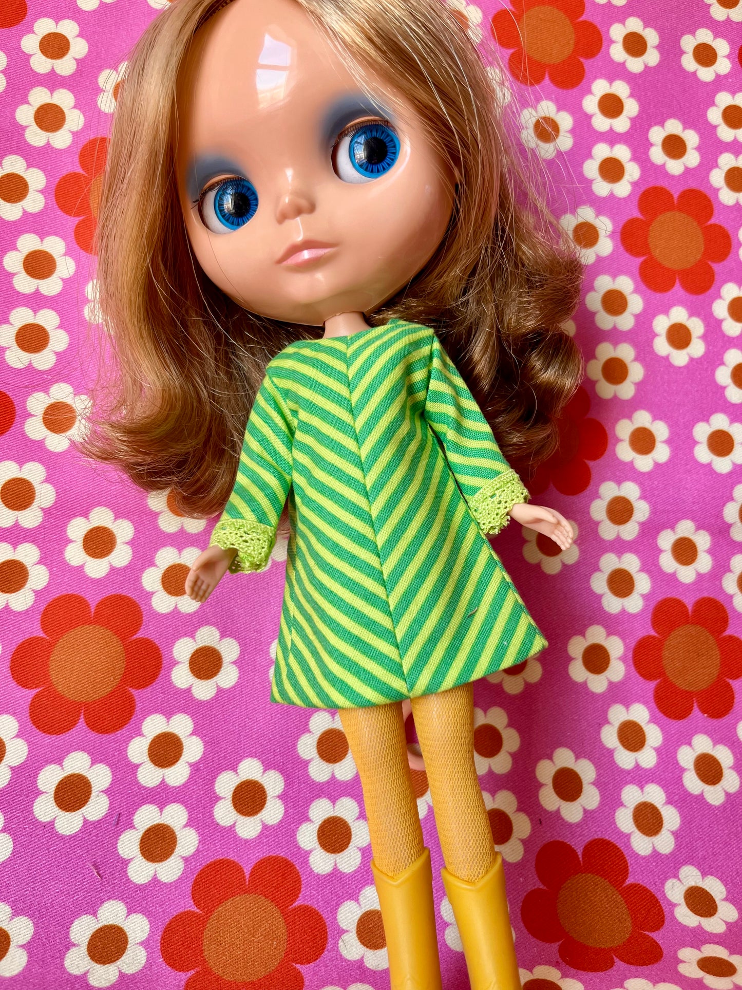 Cilla Mod Chevron Shift dress with sleeves