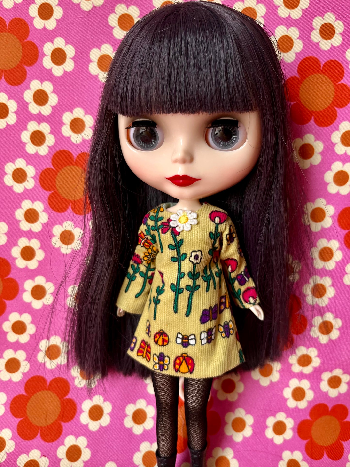 Cute Vintage Floral Corduroy Shift dress with sleeves & Bag which opens