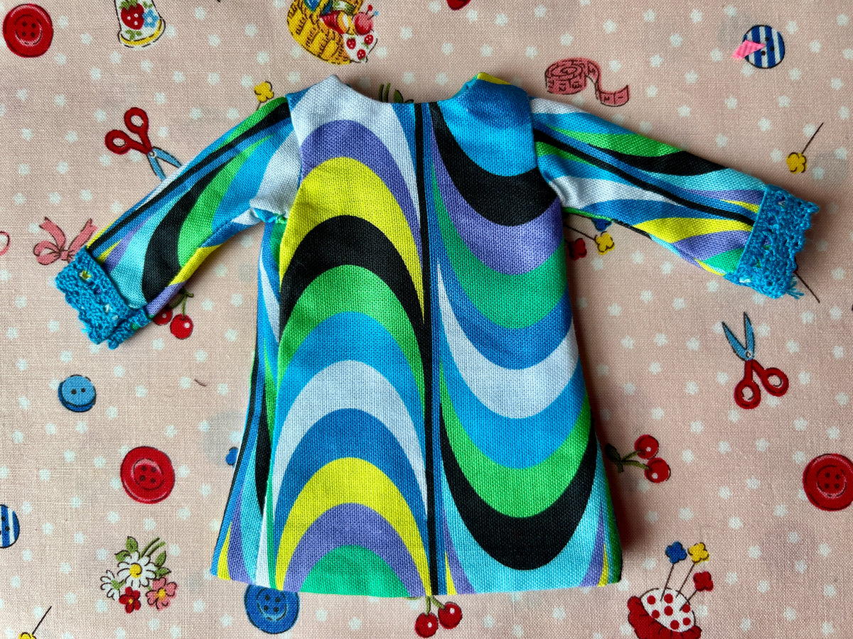 Cilla Mod Pucci Shift dress with sleeves