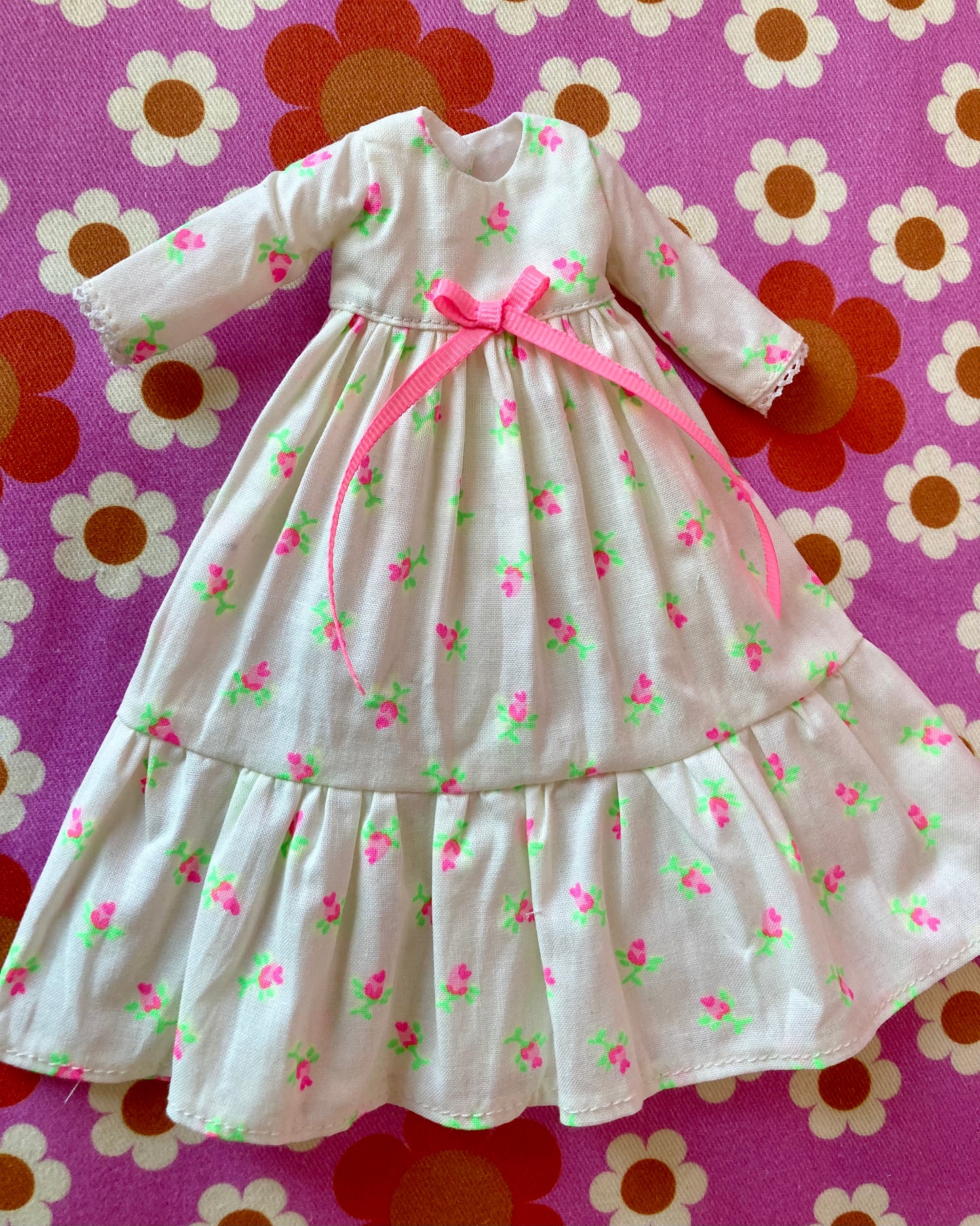 White Long Neon Rosebud Print Dress for Blythe Doll