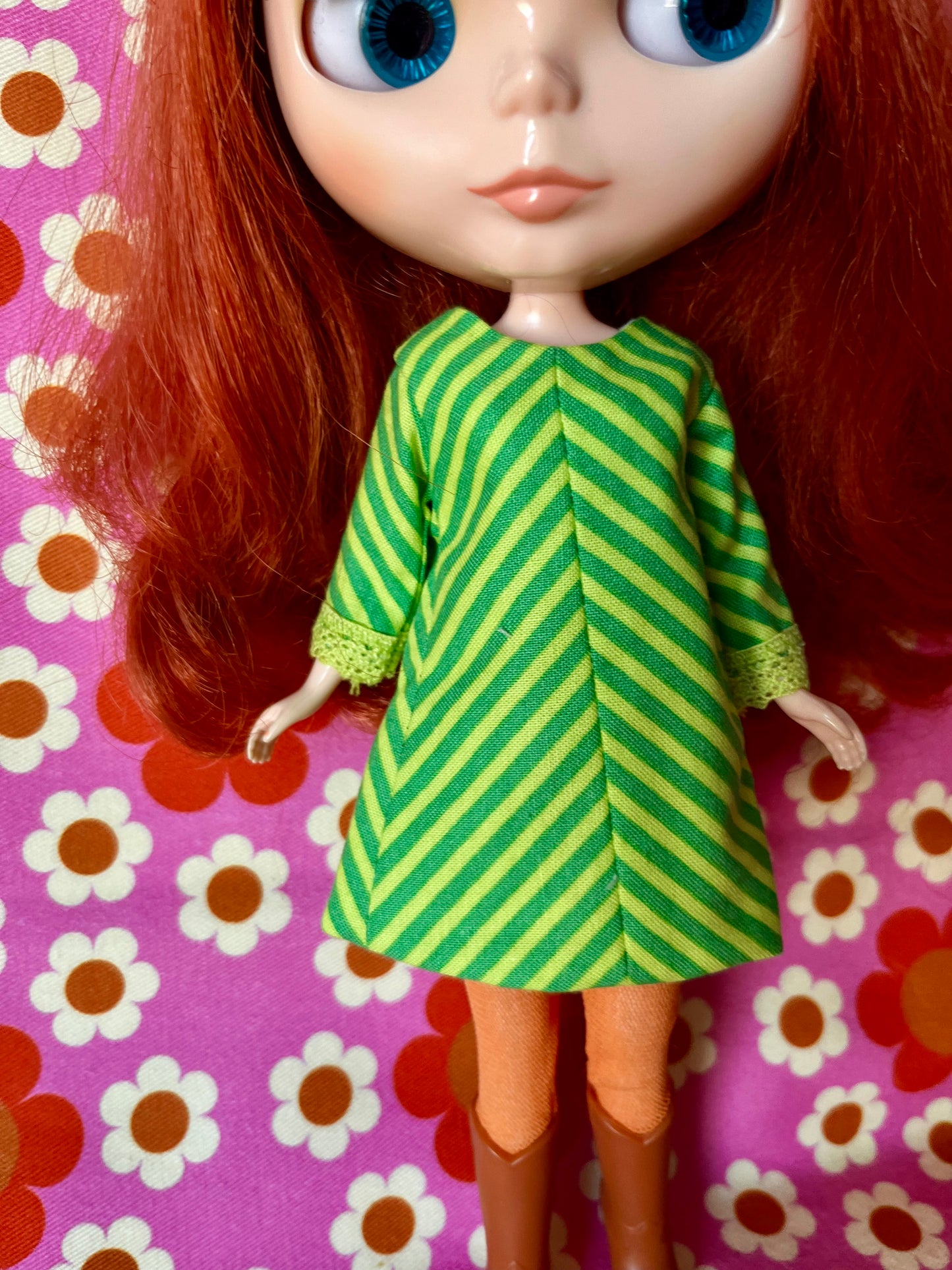 Cilla Mod Chevron Shift dress with sleeves