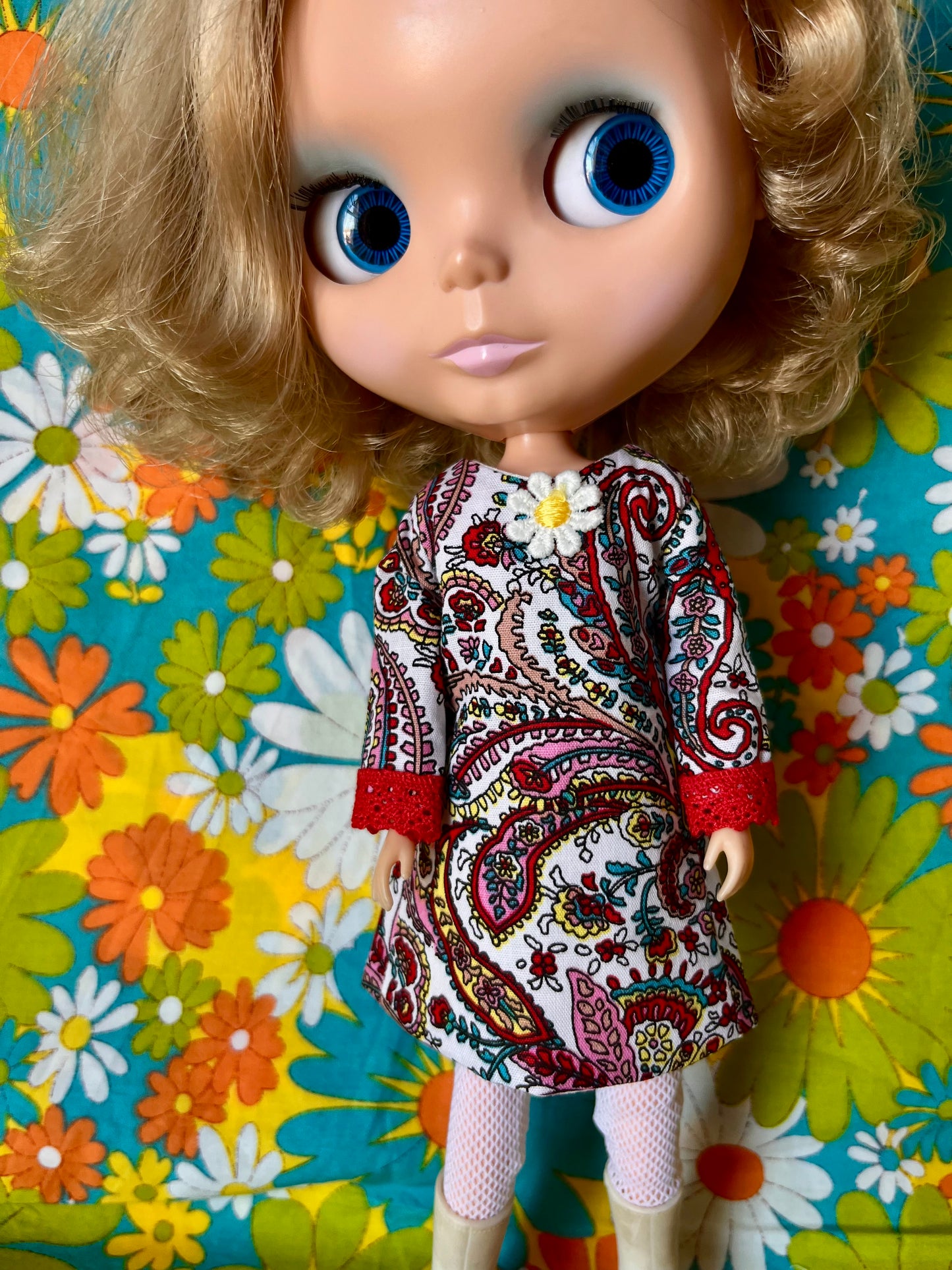 Cilla Mod Paisley Shift dress with sleeves