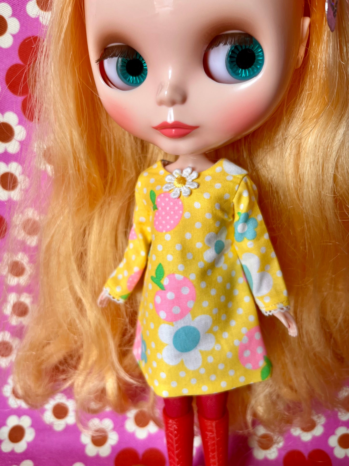 Yellow Neon Daisy Mod Shift dress with sleeves