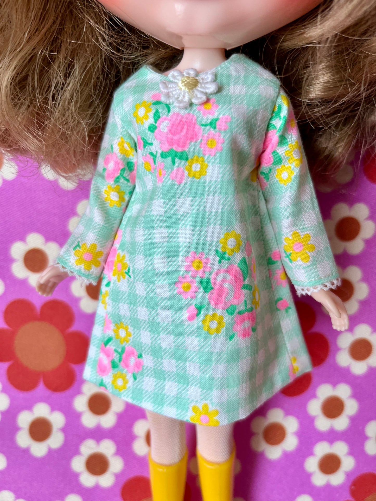 Green Neon Gingham Mod Shift dress with sleeves