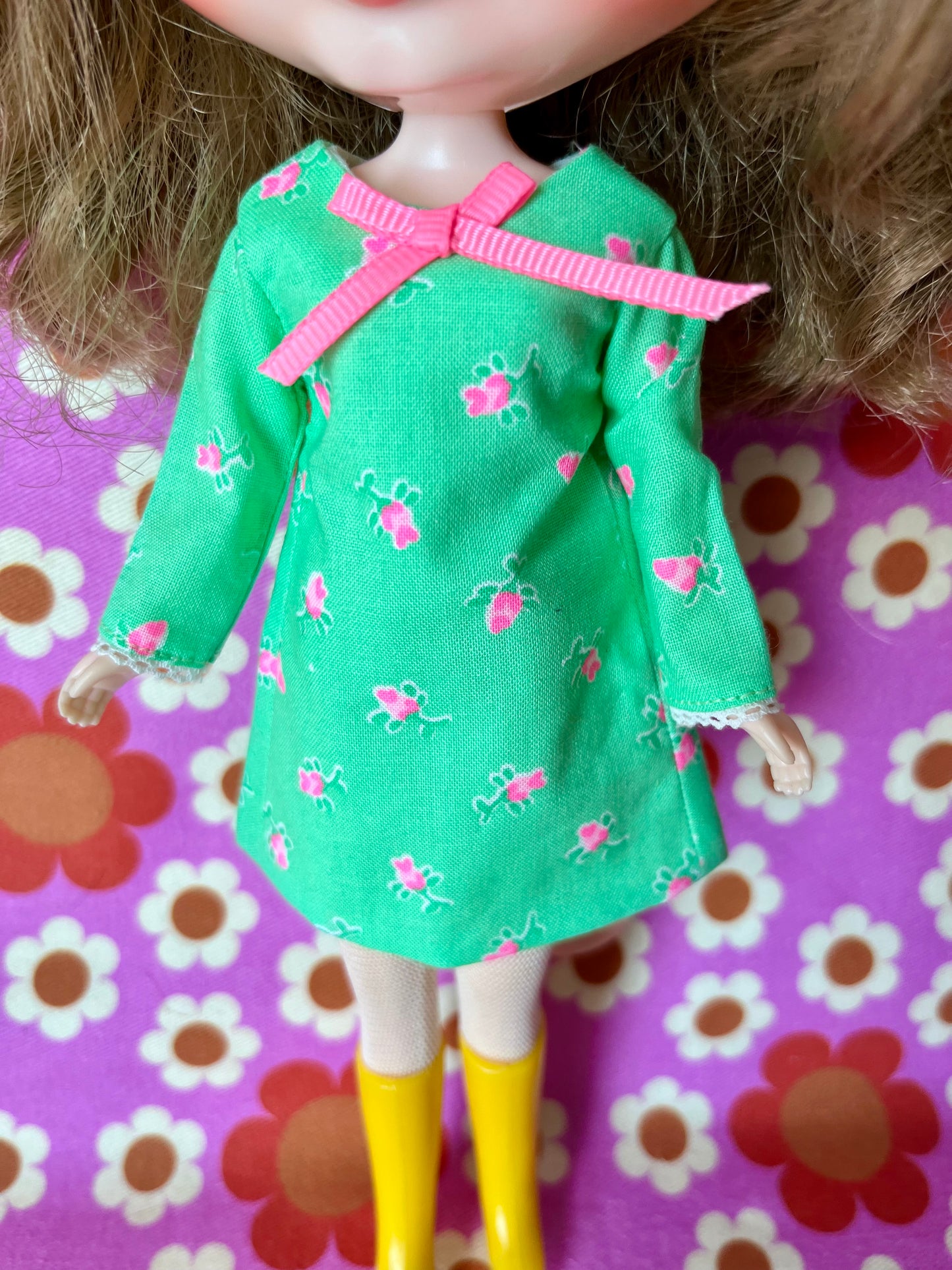 Green Neon Rosebud Mod Shift dress with sleeves