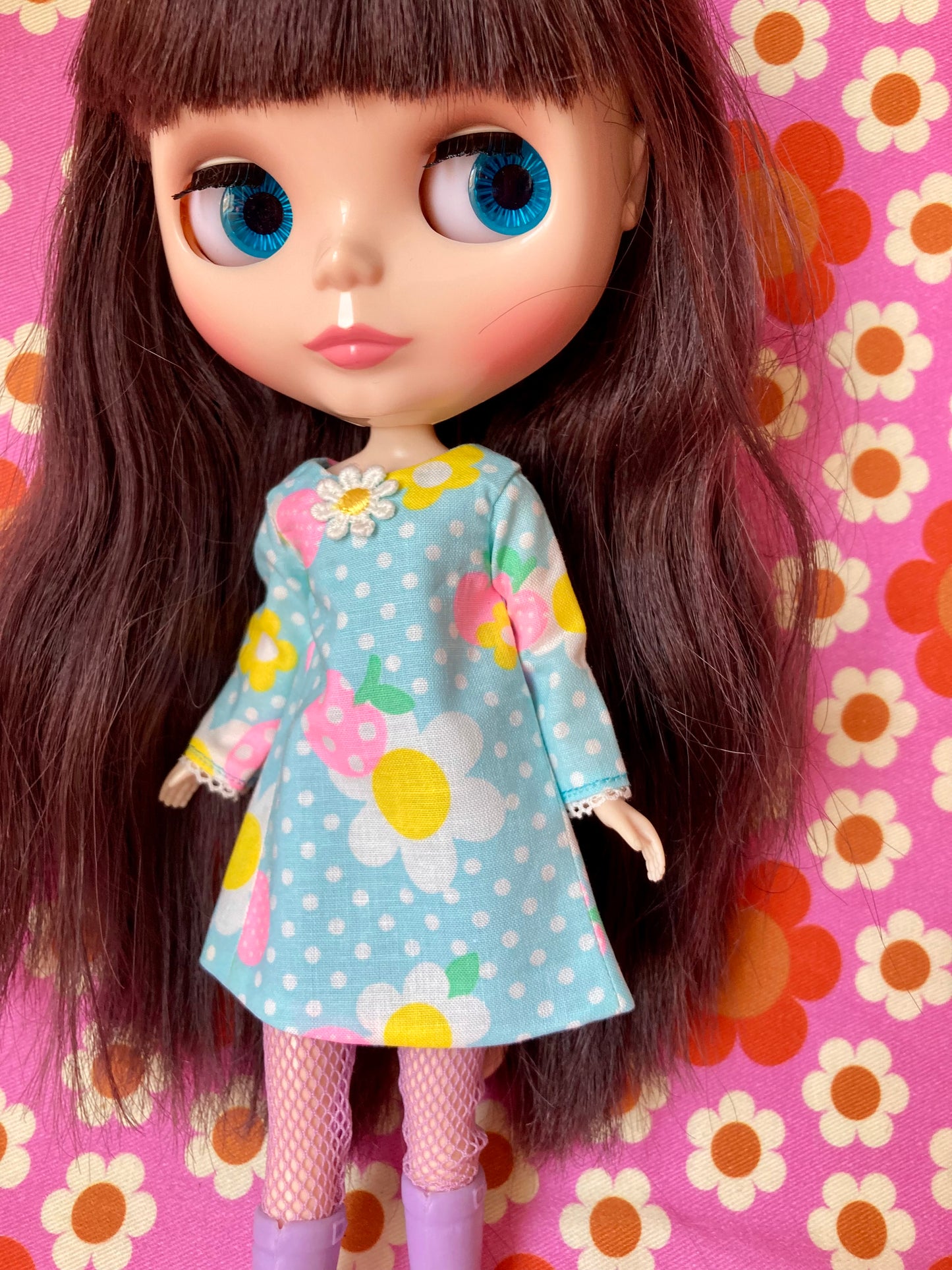 Neon Daisy Mod Shift dress with sleeves