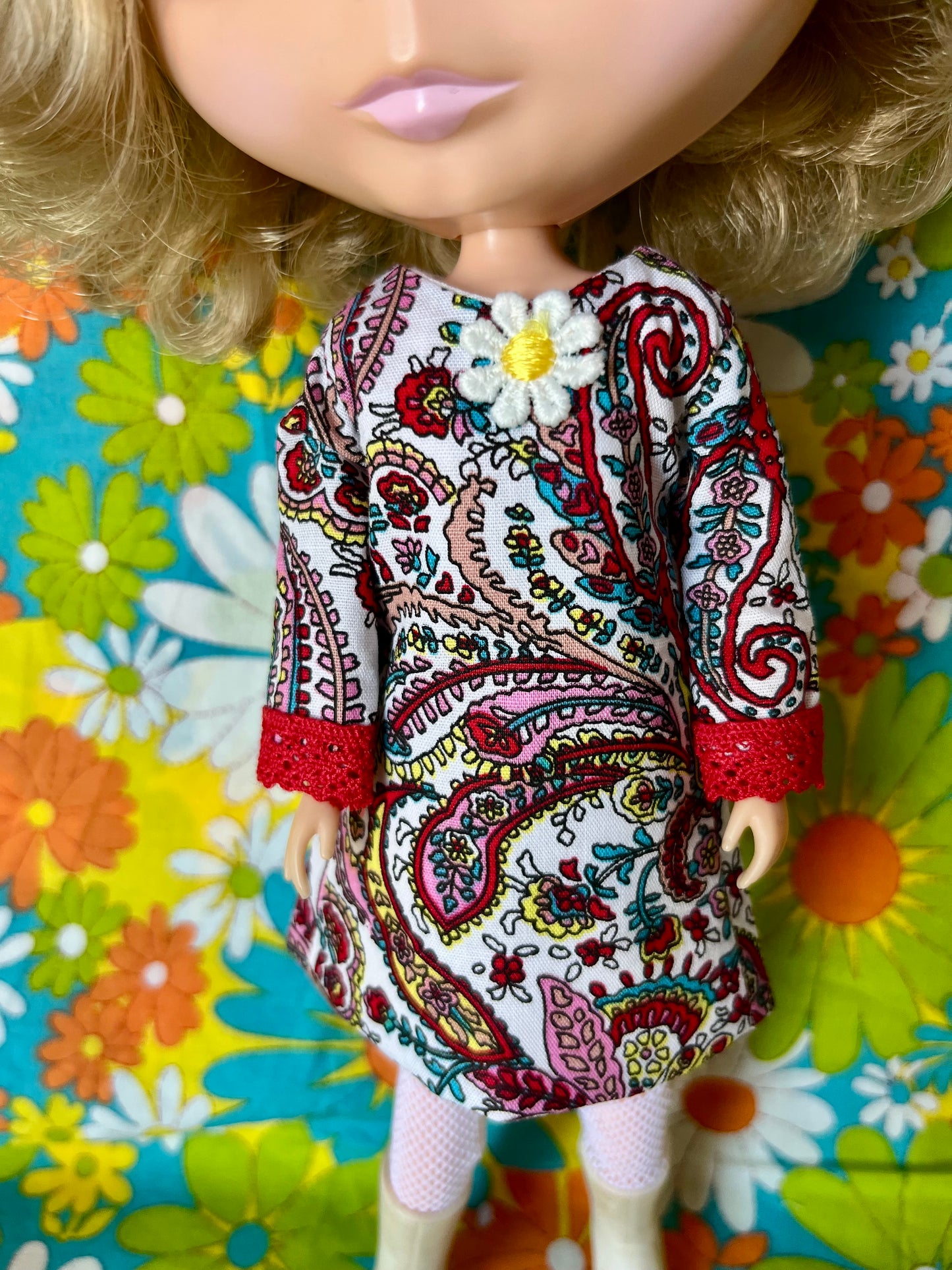 Cilla Mod Paisley Shift dress with sleeves