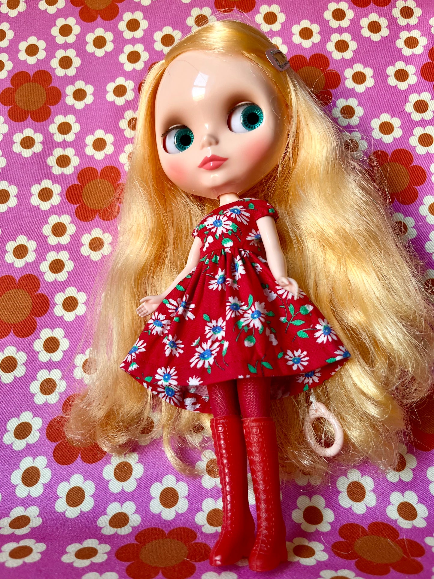 Red Daisy Valentine Cap Sleeve Dress for Blythe Doll