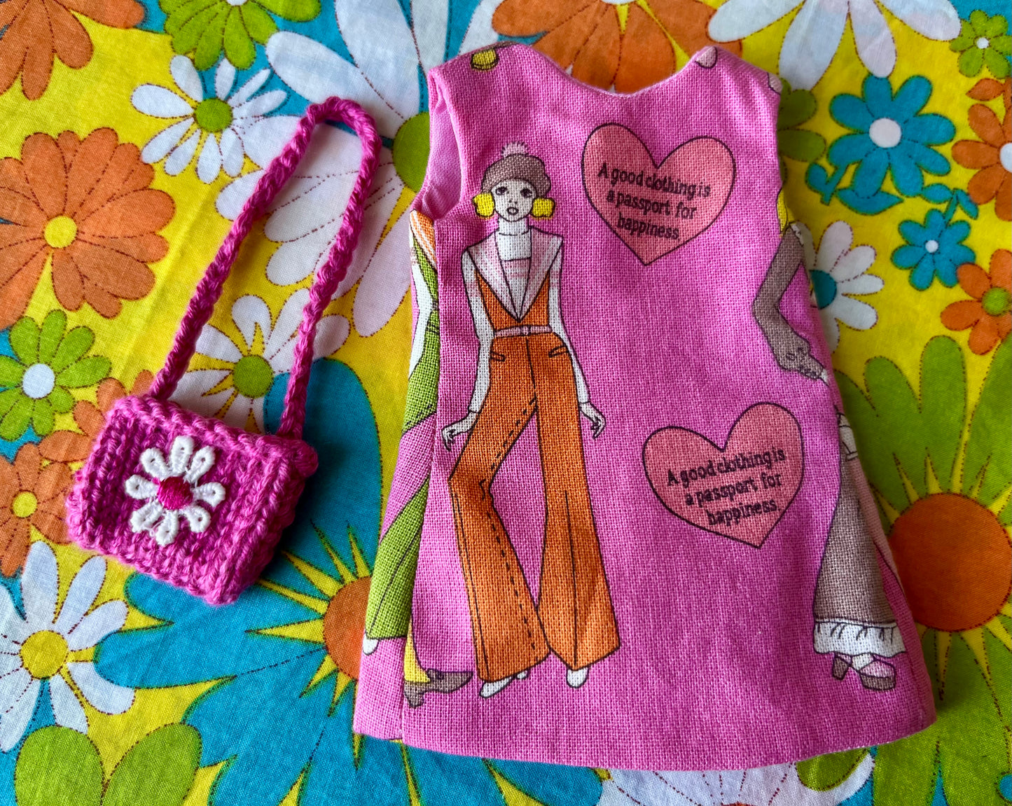 Cilla Mod Sleeveless Shift dress & Bag