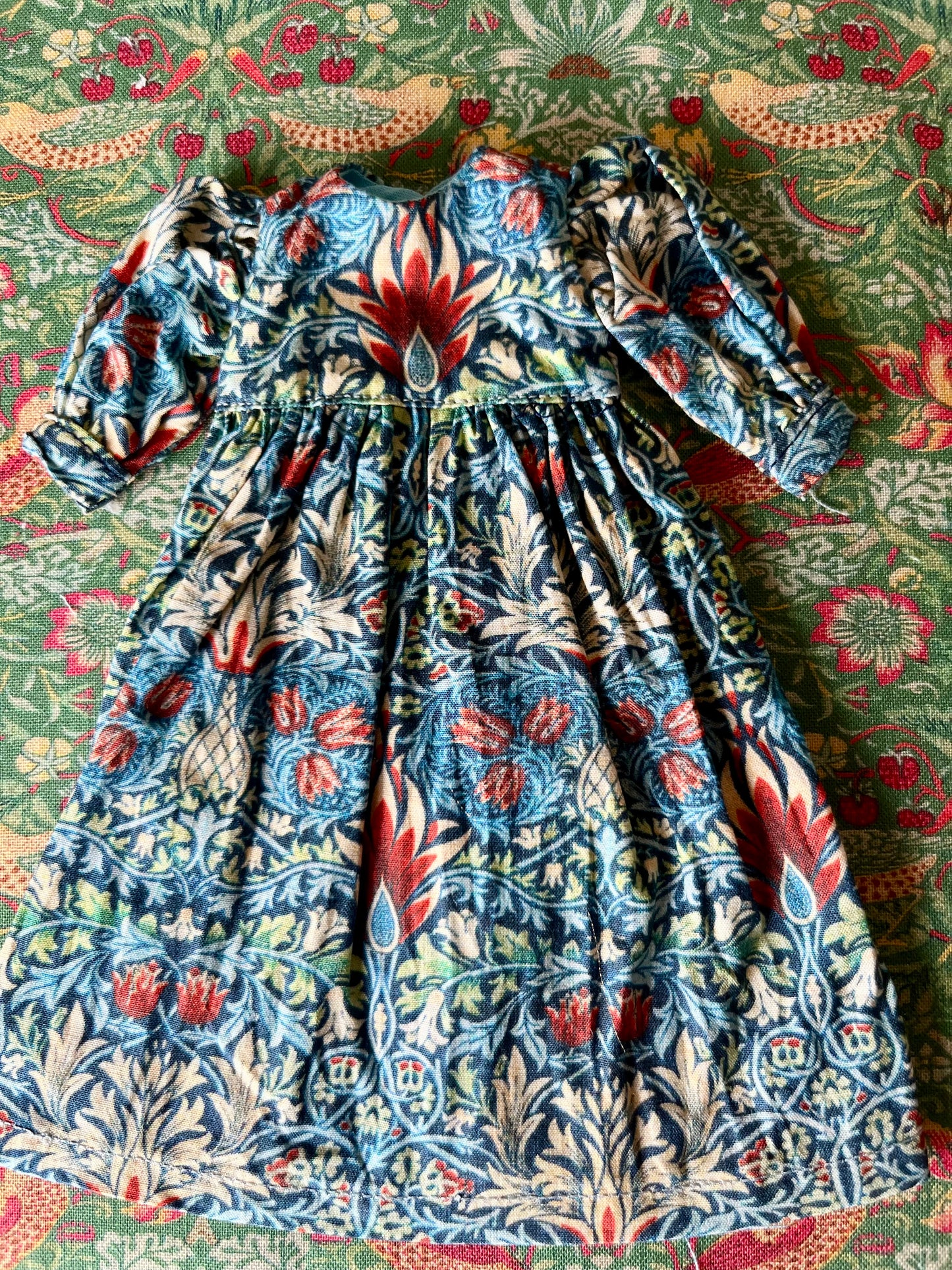 William Morris Gathered Sleeve Long Dress for Blythe Doll