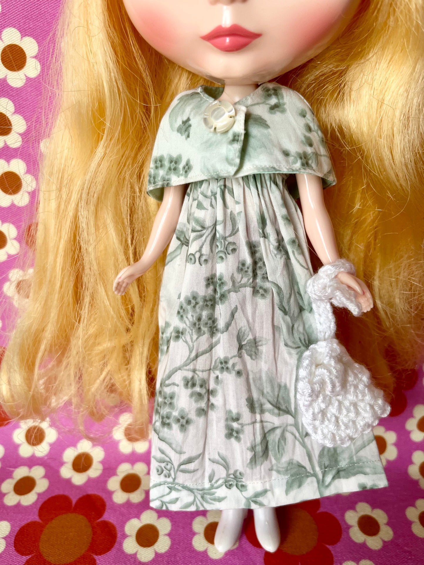 Bridgerton 3 Piece Set: Dress, Caplet and Drawstring Bag for Blythe Doll
