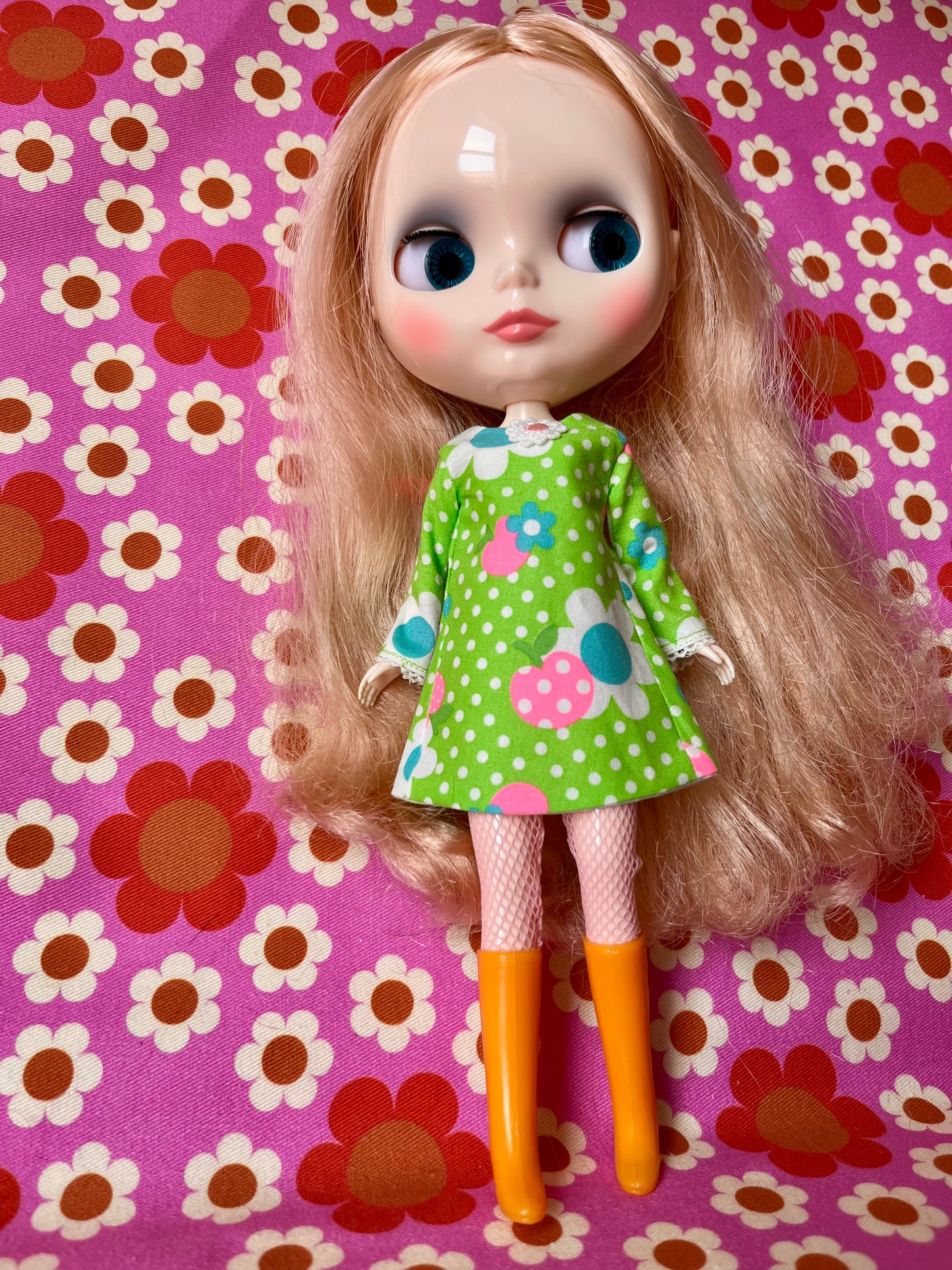 Green Neon Daisy Mod Shift dress with sleeves