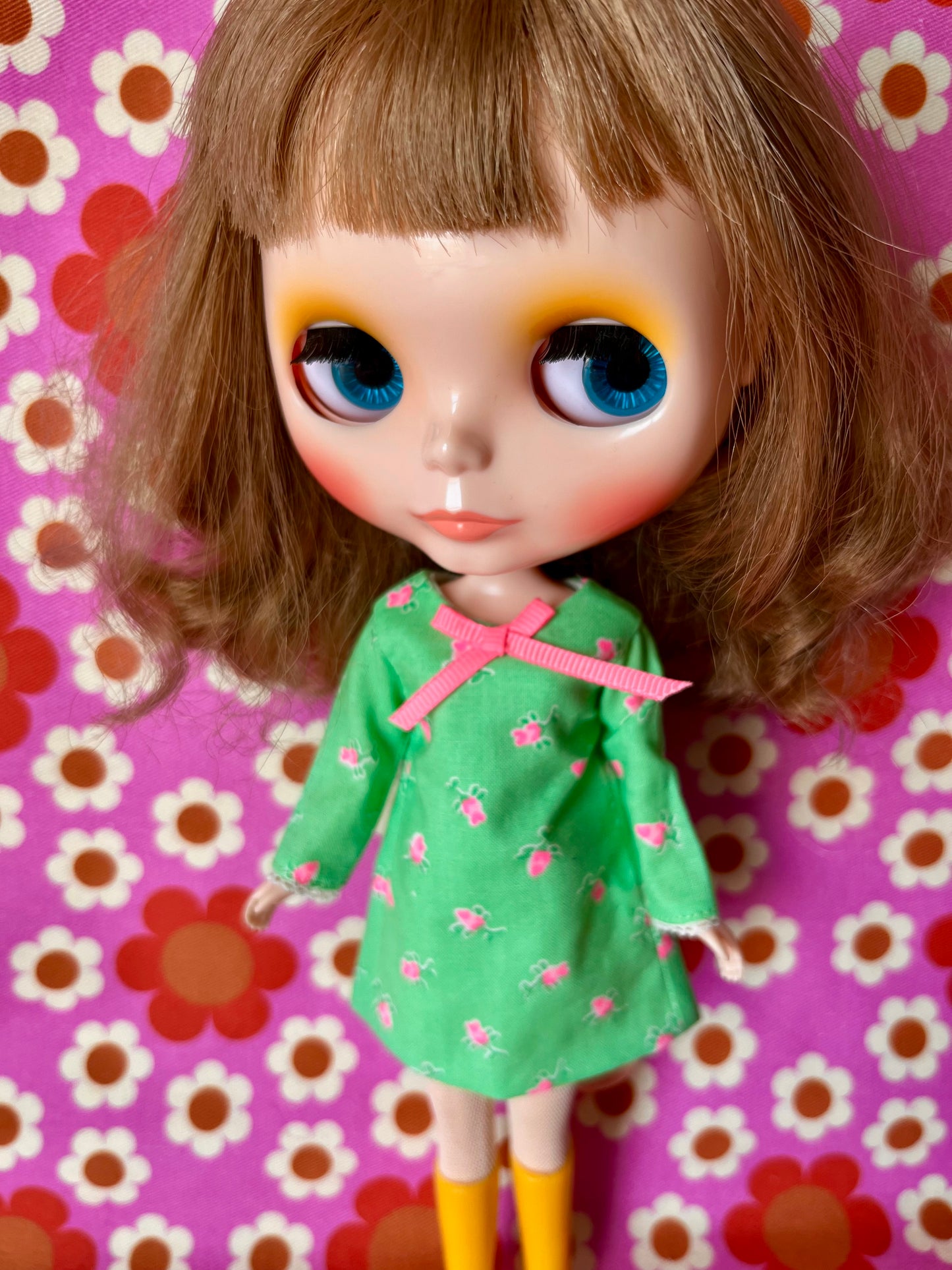 Green Neon Rosebud Mod Shift dress with sleeves