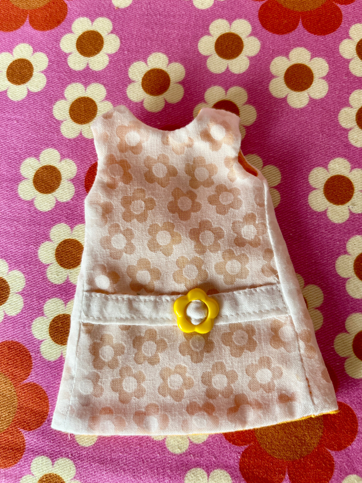 Yellow Daisy Buckle Mod Cilla Shift dress