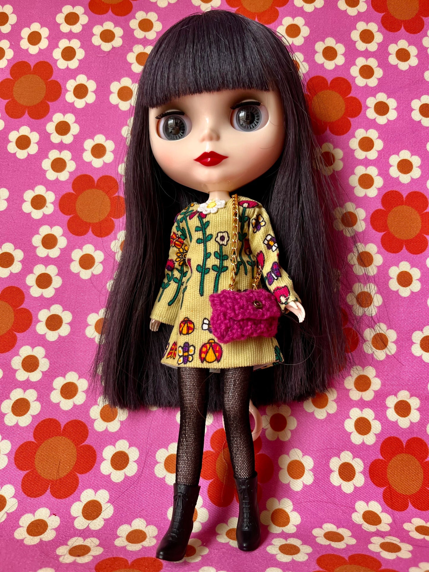 Cute Vintage Floral Corduroy Shift dress with sleeves & Bag which opens