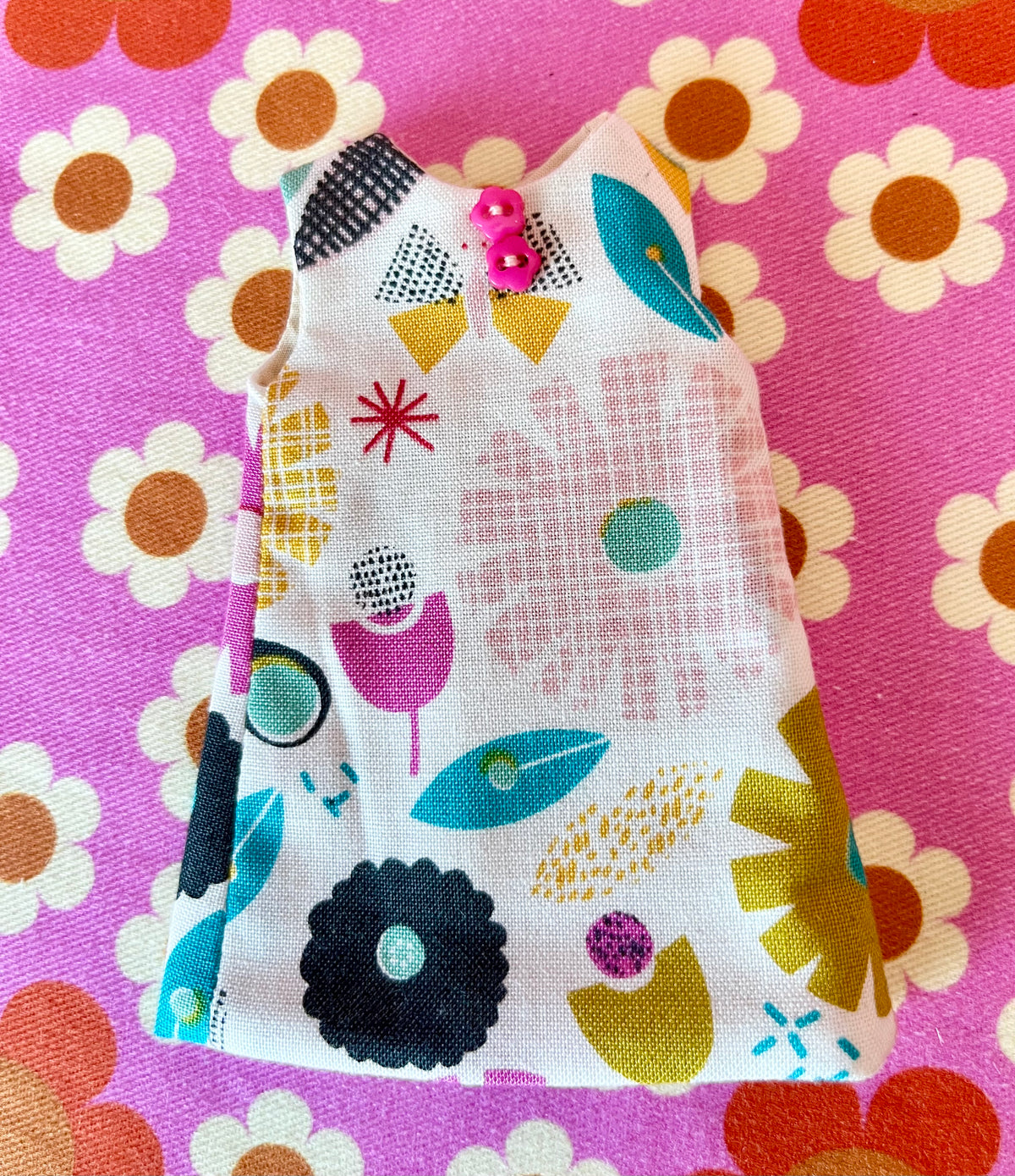 Fifties Floral Print Mod Cilla Shift dress