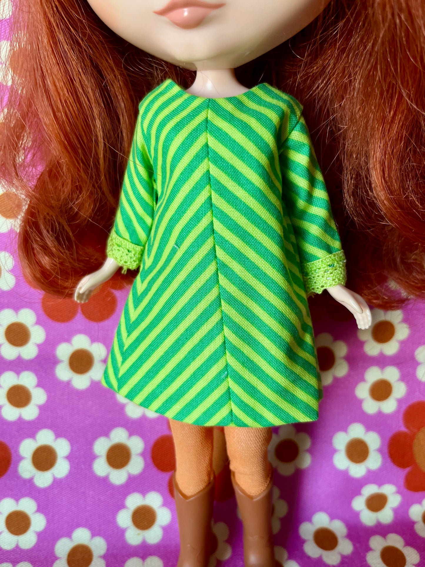 Cilla Mod Chevron Shift dress with sleeves