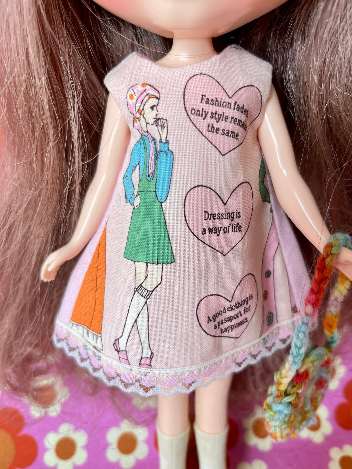 Fashion Print Shift Dress Vintage Illustrations & bag