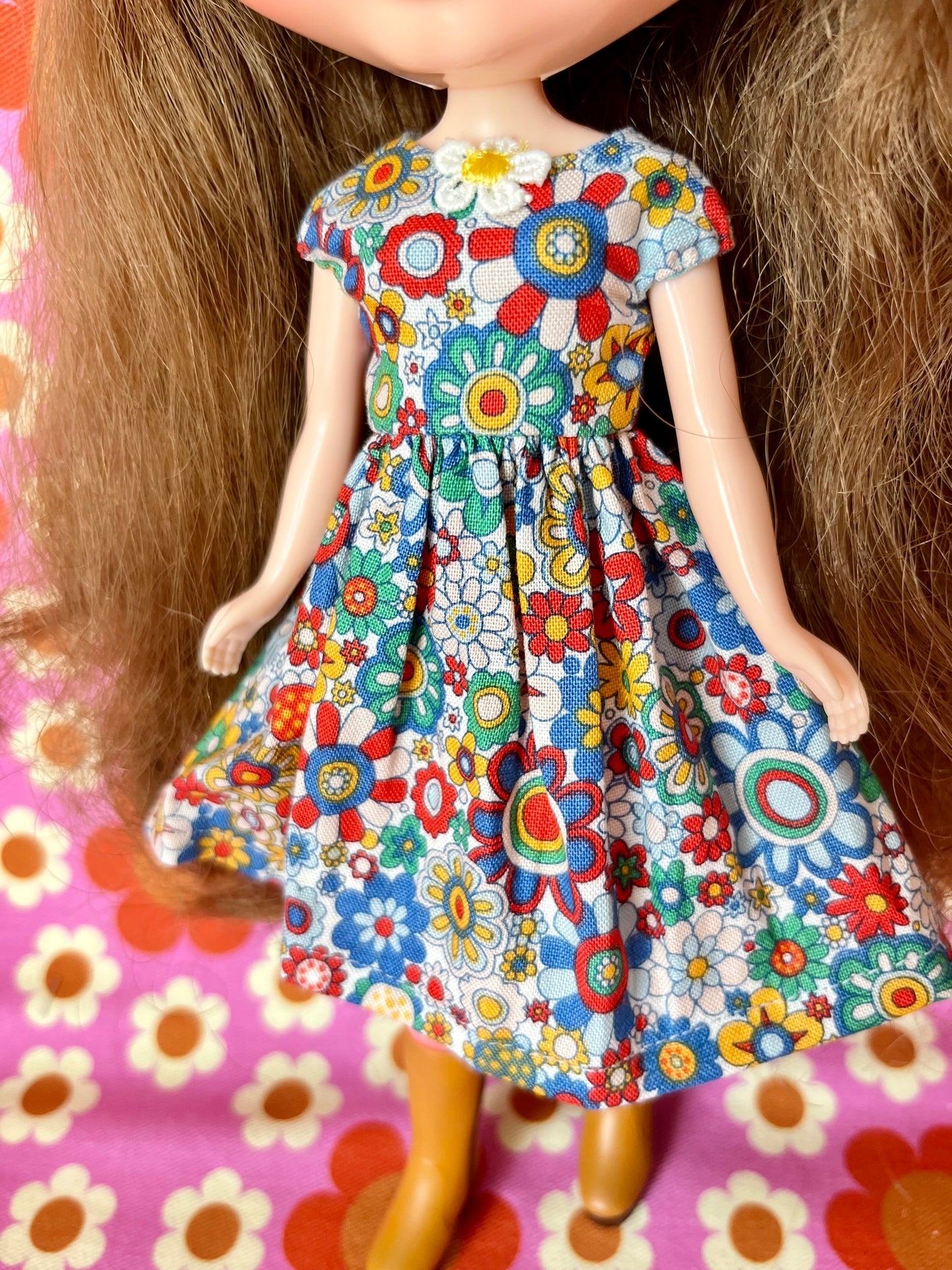 Carnaby Daisy Summer Cap Sleeve Dress for Blythe Doll