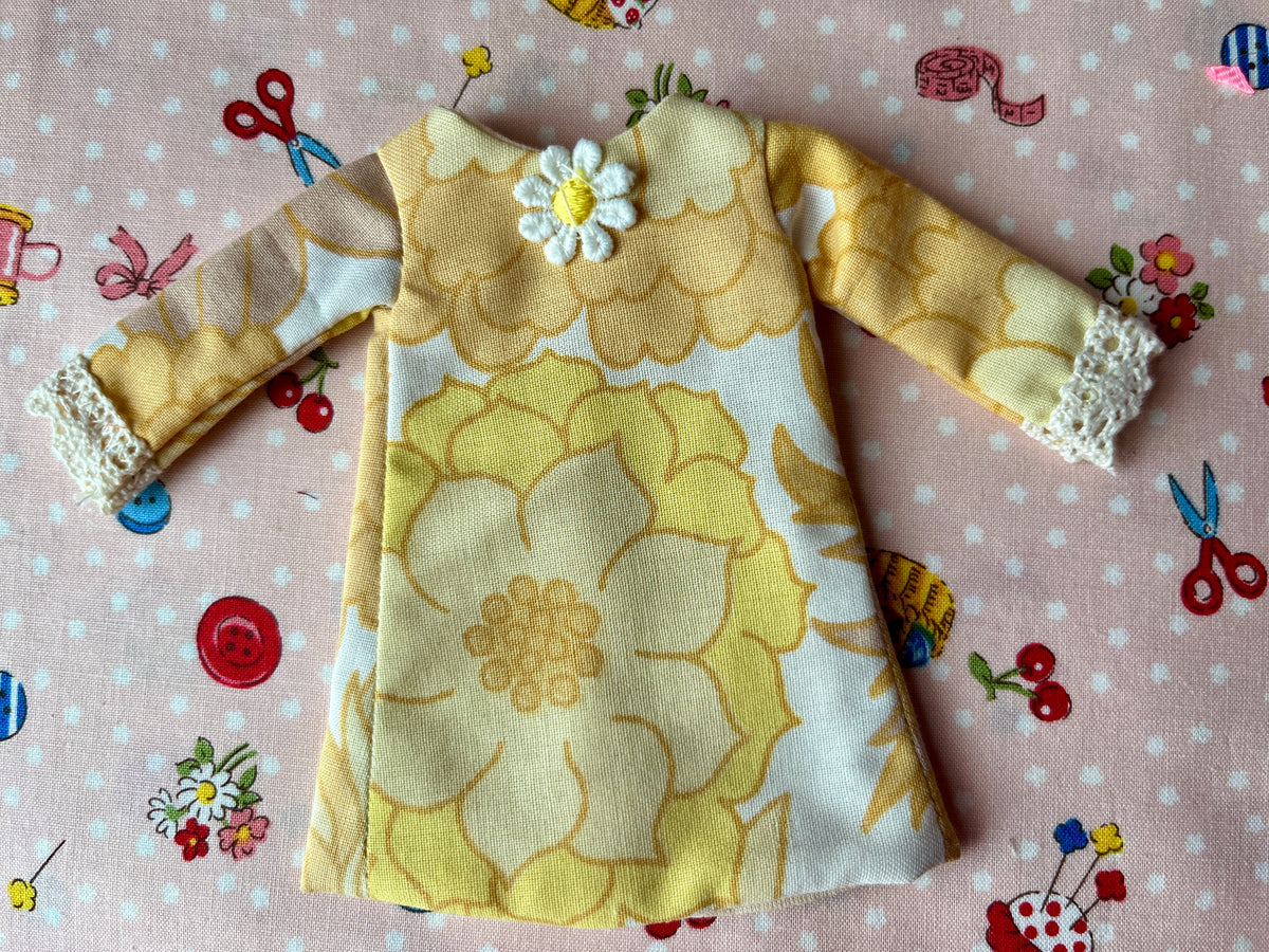 Cilla Mod Vintage Fabric Shift dress with sleeves