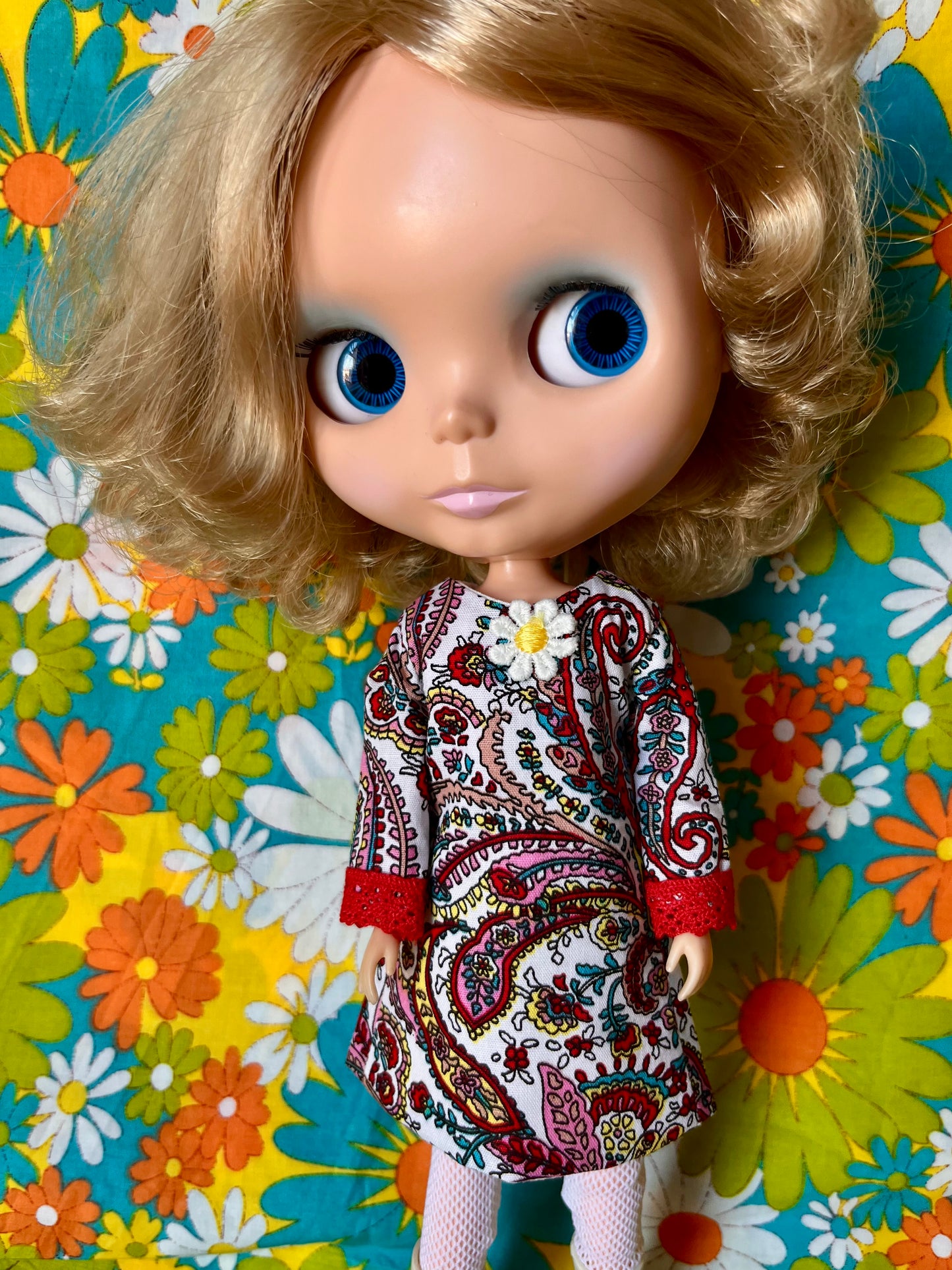 Cilla Mod Paisley Shift dress with sleeves