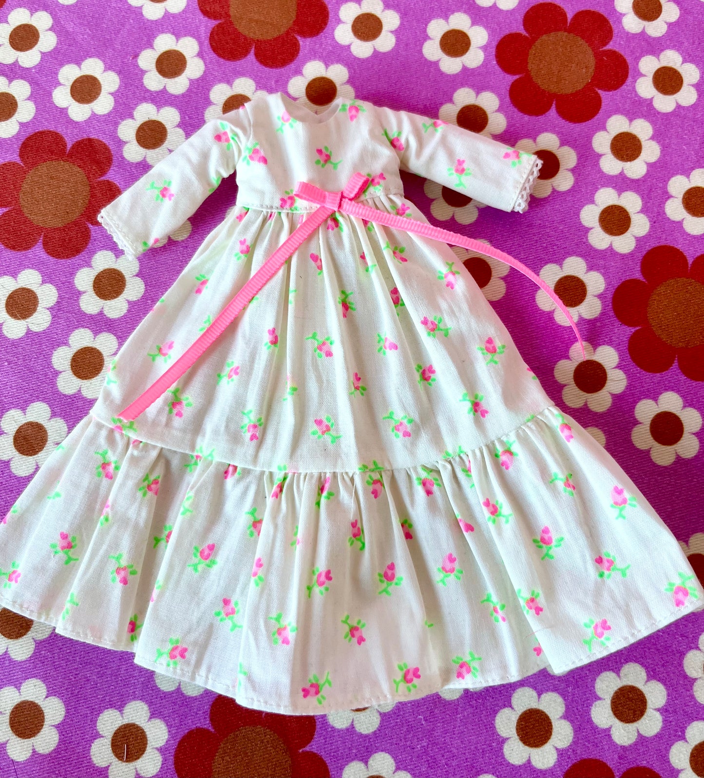 White Long Neon Rosebud Print Dress for Blythe Doll