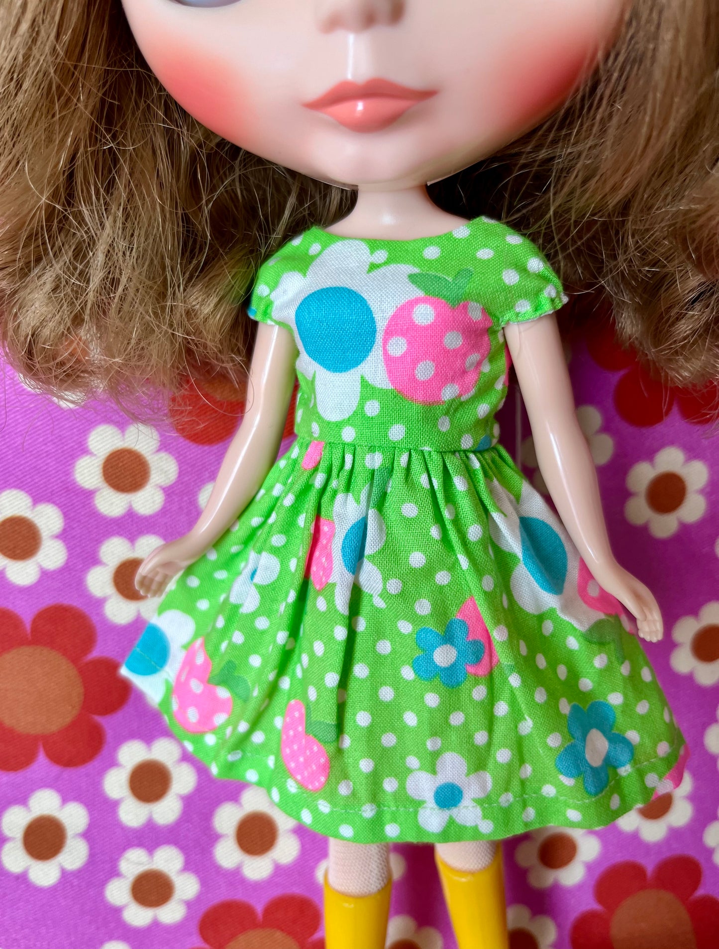 Green Neon Daisy Cap Sleeve Dress for Blythe Doll