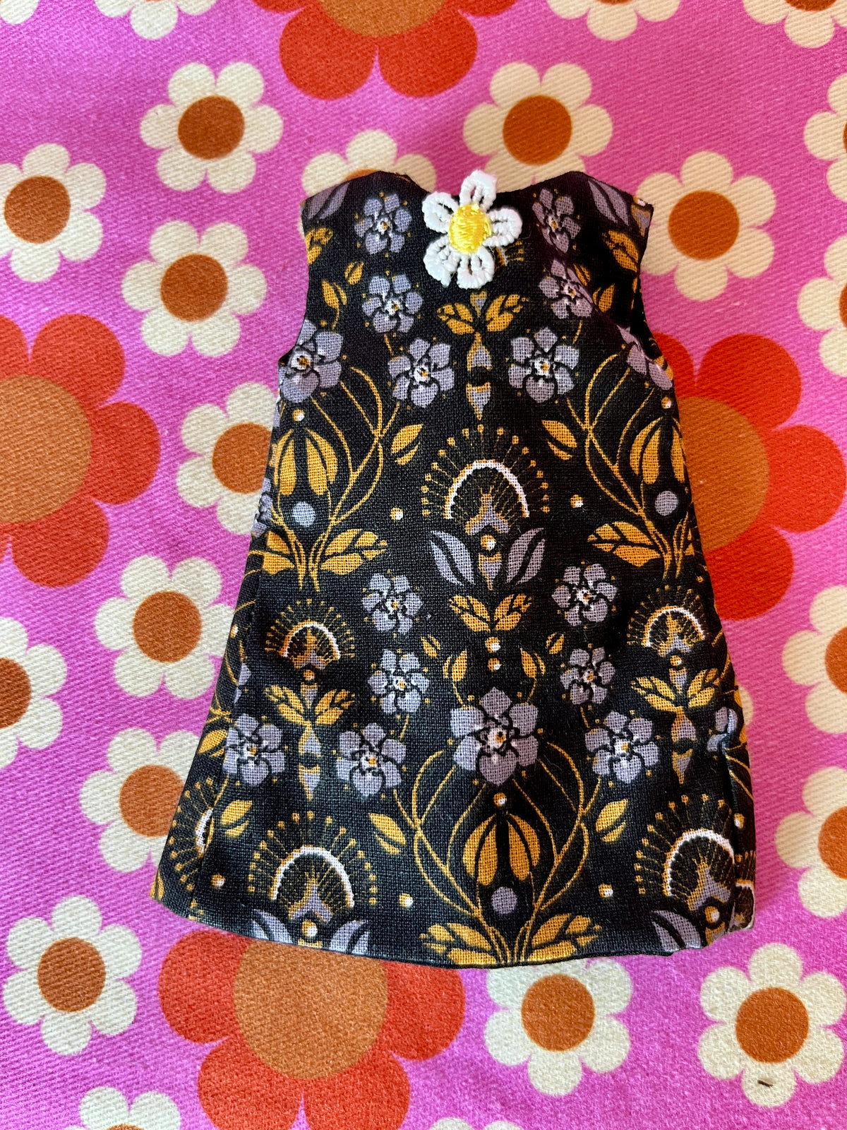 Victorian Print Mod Cilla Shift dress