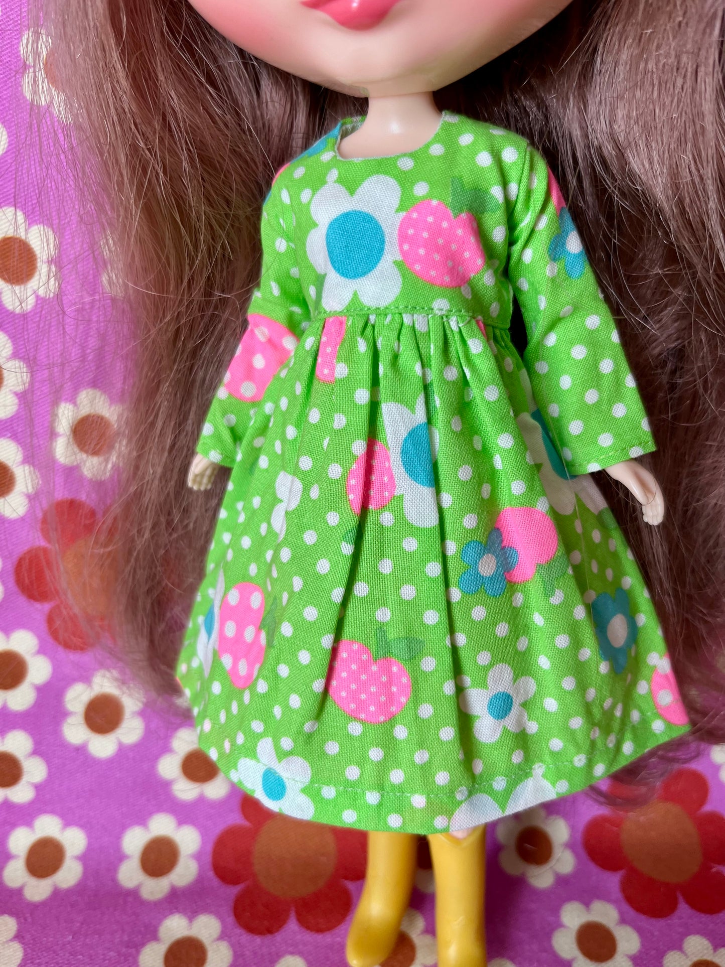 Green Daisy Long Sleeve Dress for Blythe Doll