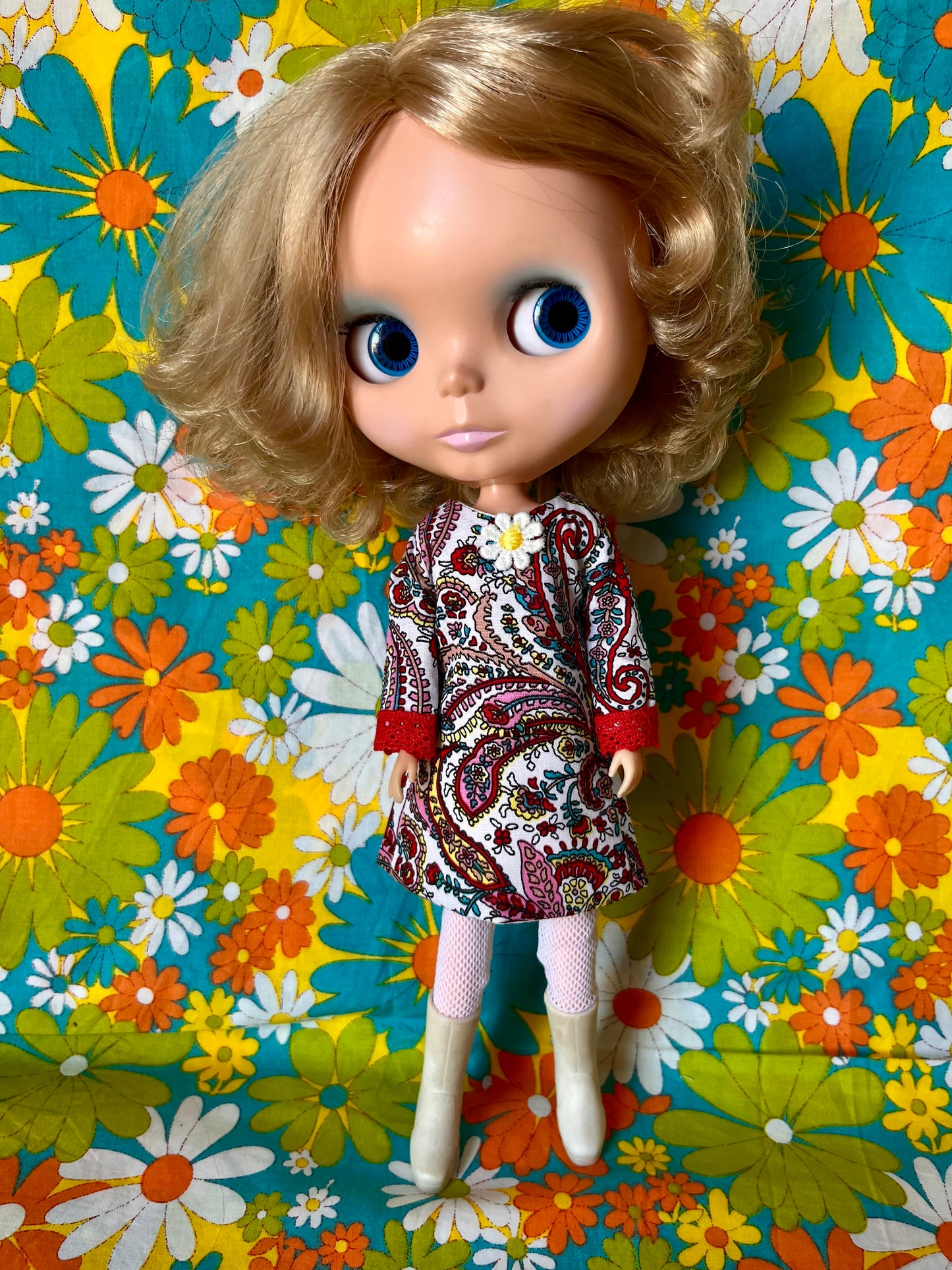 Cilla Mod Paisley Shift dress with sleeves