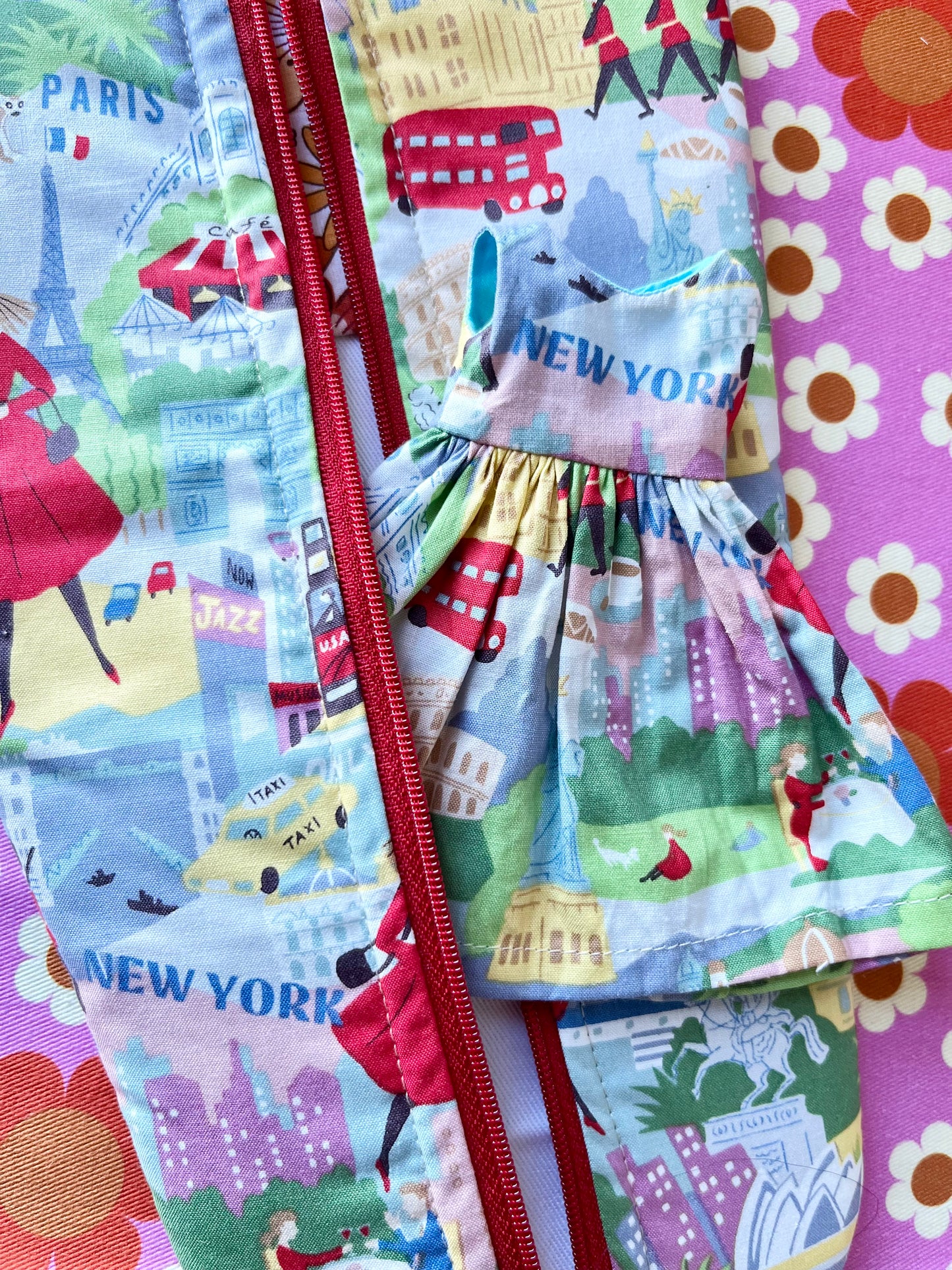 Travel Dress & Matching Carry Case for Neo-Blythe size Doll New York