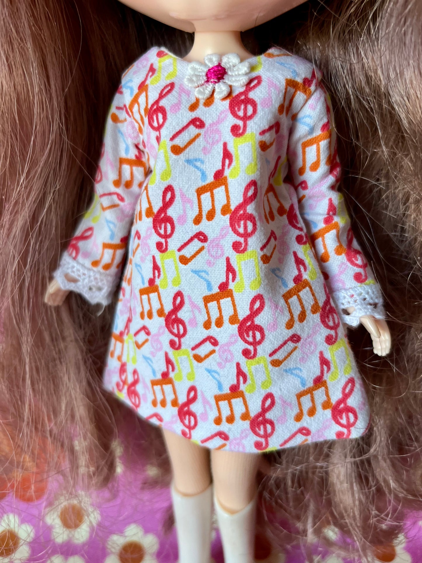 Cilla Mod Music Shift dress with sleeves