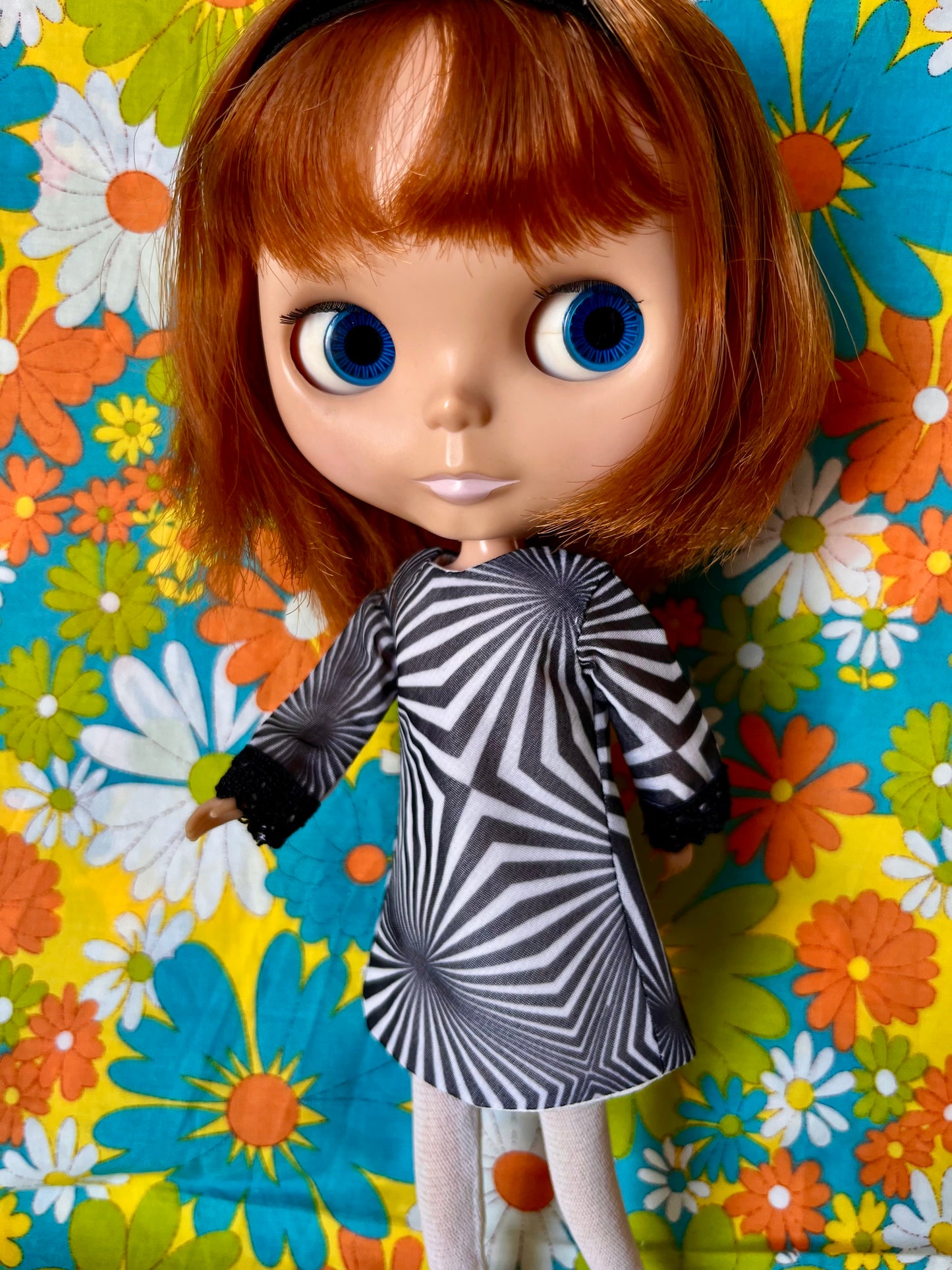 Cilla Mod Op Art Shift dress with sleeves