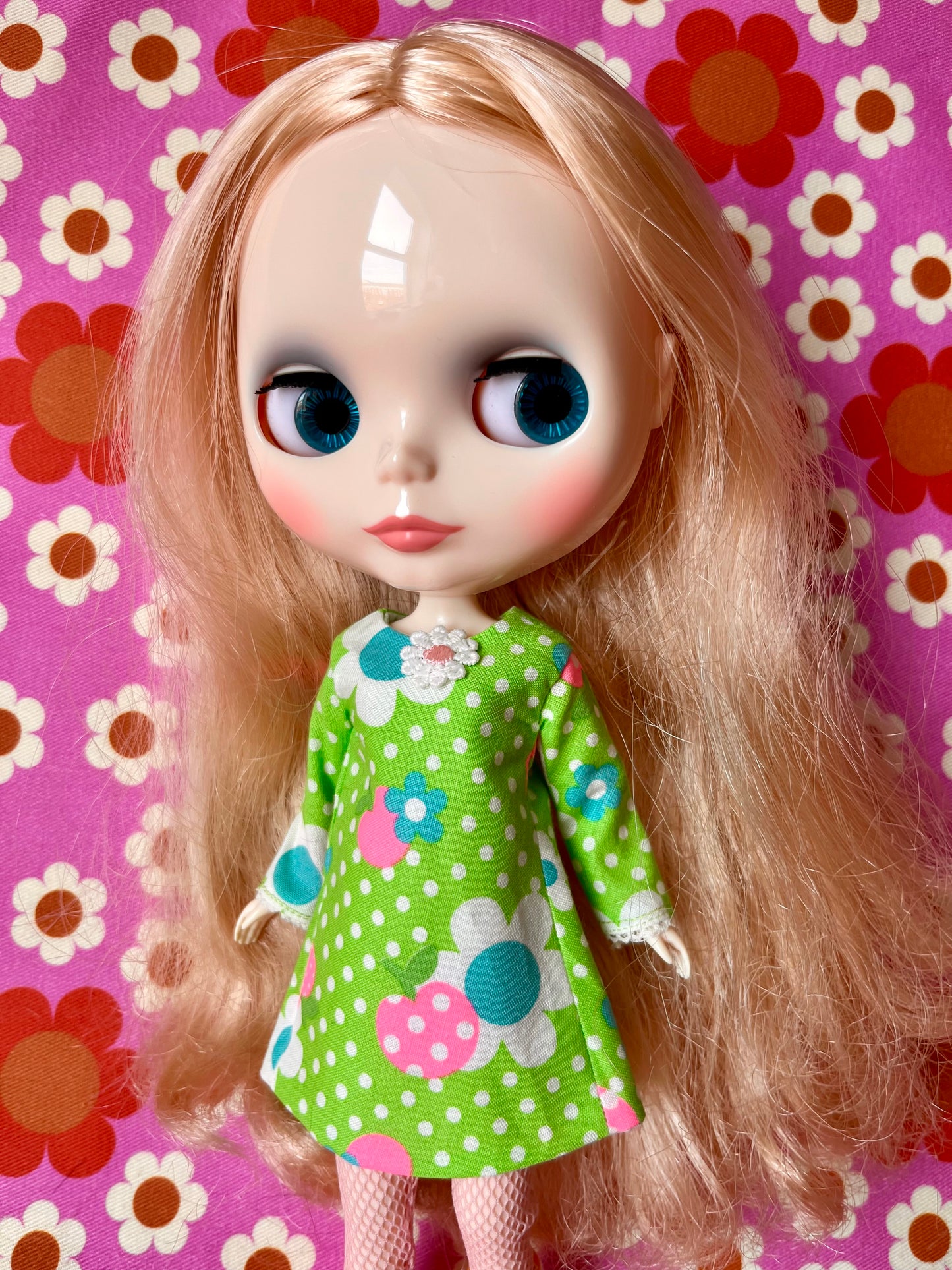Green Neon Daisy Mod Shift dress with sleeves